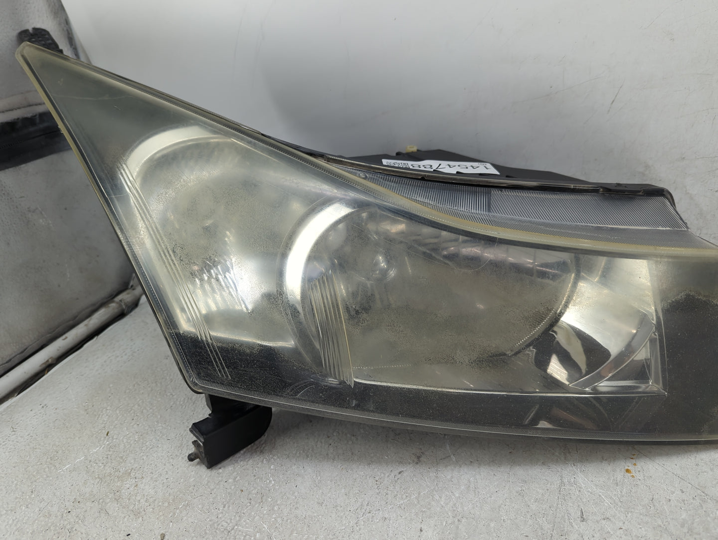 2011-2012 Chevrolet Cruze Passenger Right Oem Head Light Headlight Lamp - Oemusedautoparts1.com