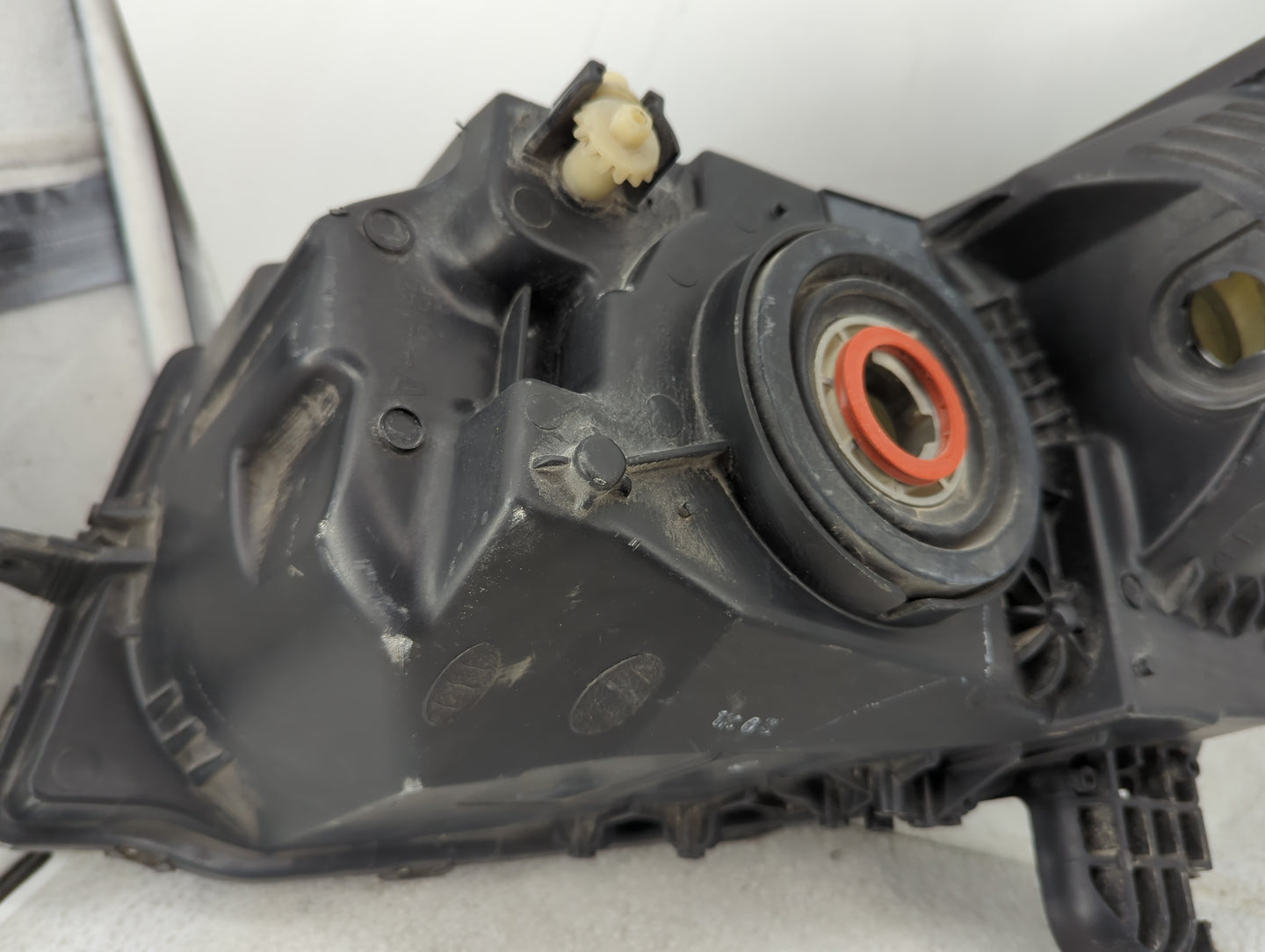 2011-2012 Chevrolet Cruze Passenger Right Oem Head Light Headlight Lamp - Oemusedautoparts1.com