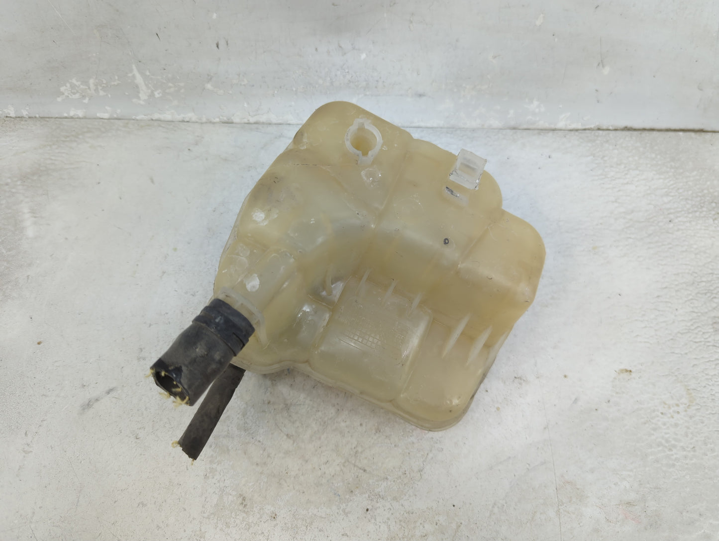 2011 Chevrolet Cruze Radiator Coolant Overflow Expansion Tank Bottle 1459559 - Oemusedautoparts1.com