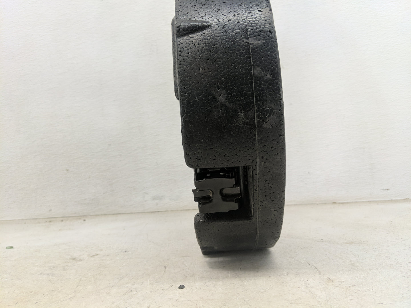 2012 Chevrolet Cruze Spare Scissor Car Jack Black 1460405 - Oemusedautoparts1.com