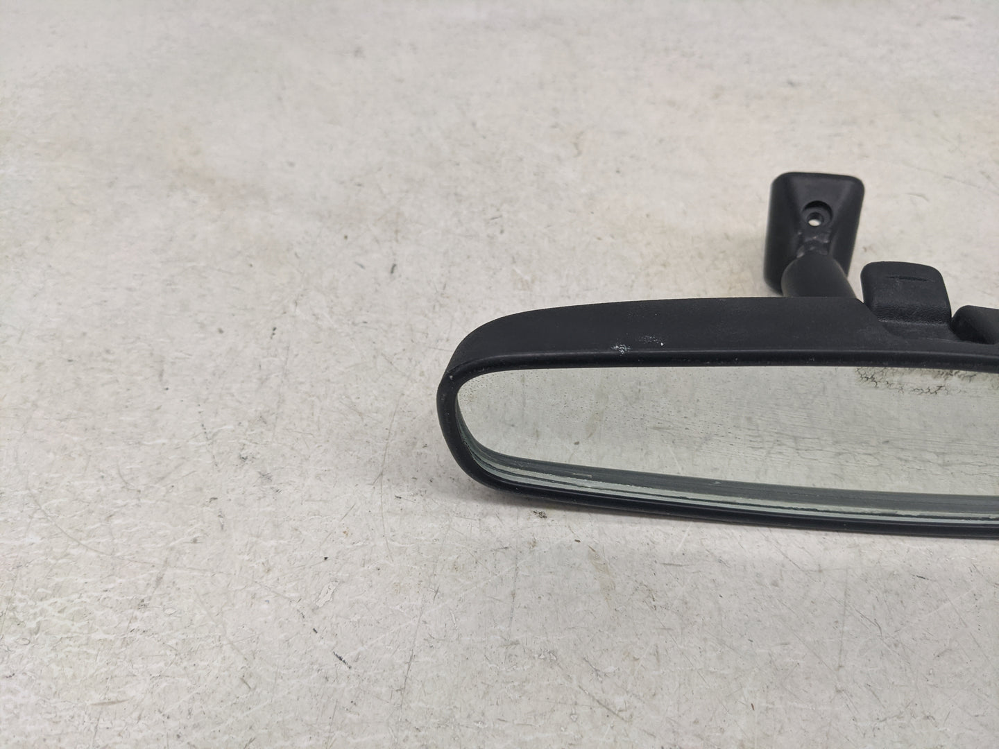 2012 Chevrolet Cruze Interior Rear View Mirror Replacement OEM P/N:026110 AD48070 Fits OEM Used Auto Parts - Oemusedautopart