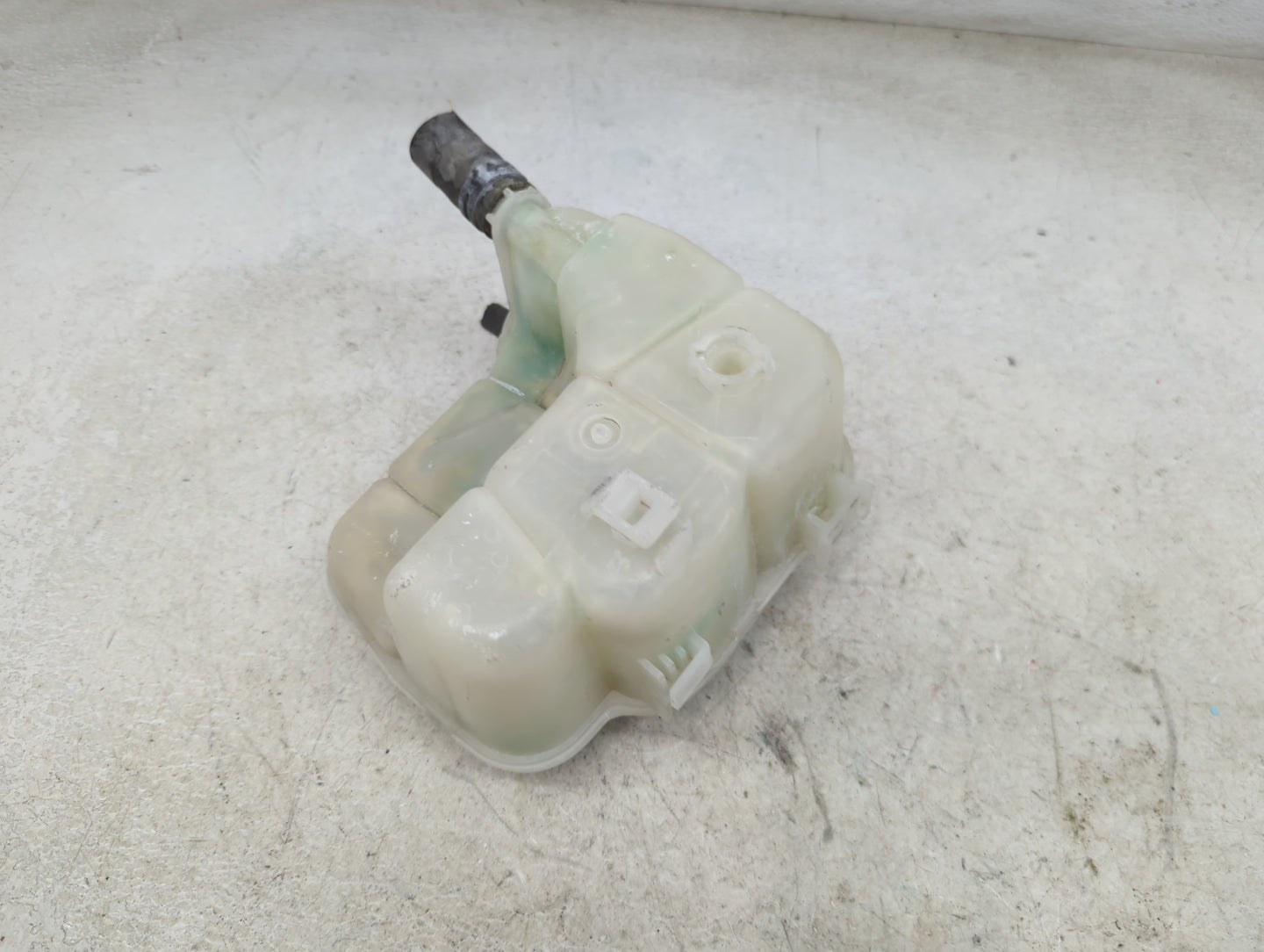 2011 Chevrolet Cruze Radiator Coolant Overflow Expansion Tank Bottle 1465537 - Oemusedautoparts1.com