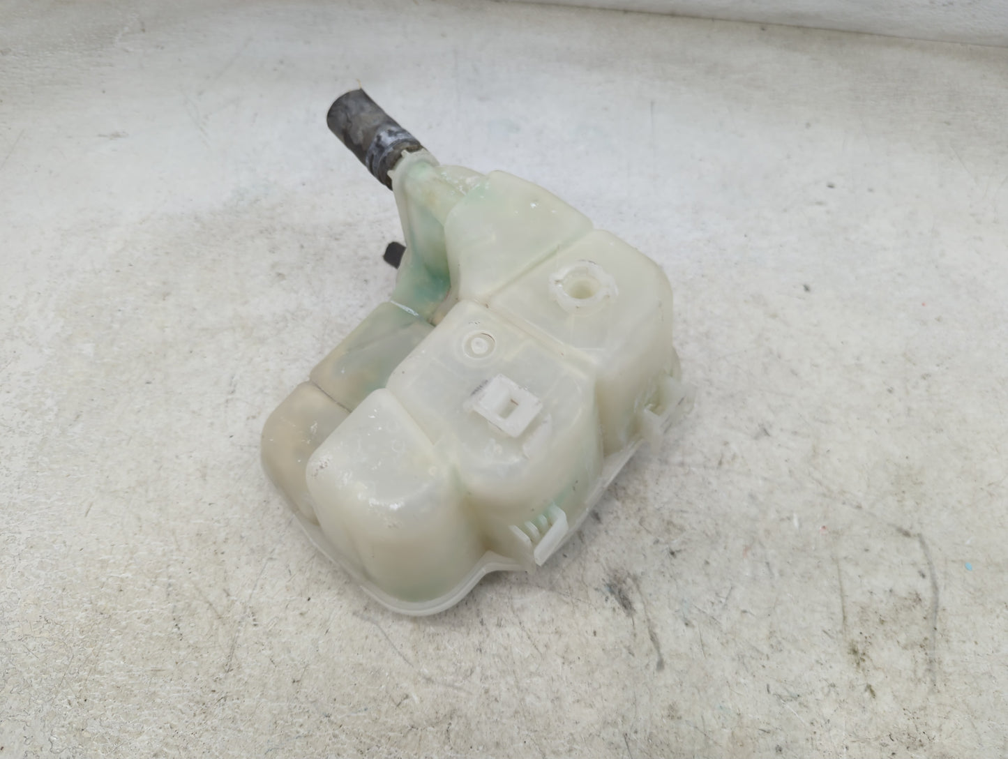 2011 Chevrolet Cruze Radiator Coolant Overflow Expansion Tank Bottle 1465537 - Oemusedautoparts1.com