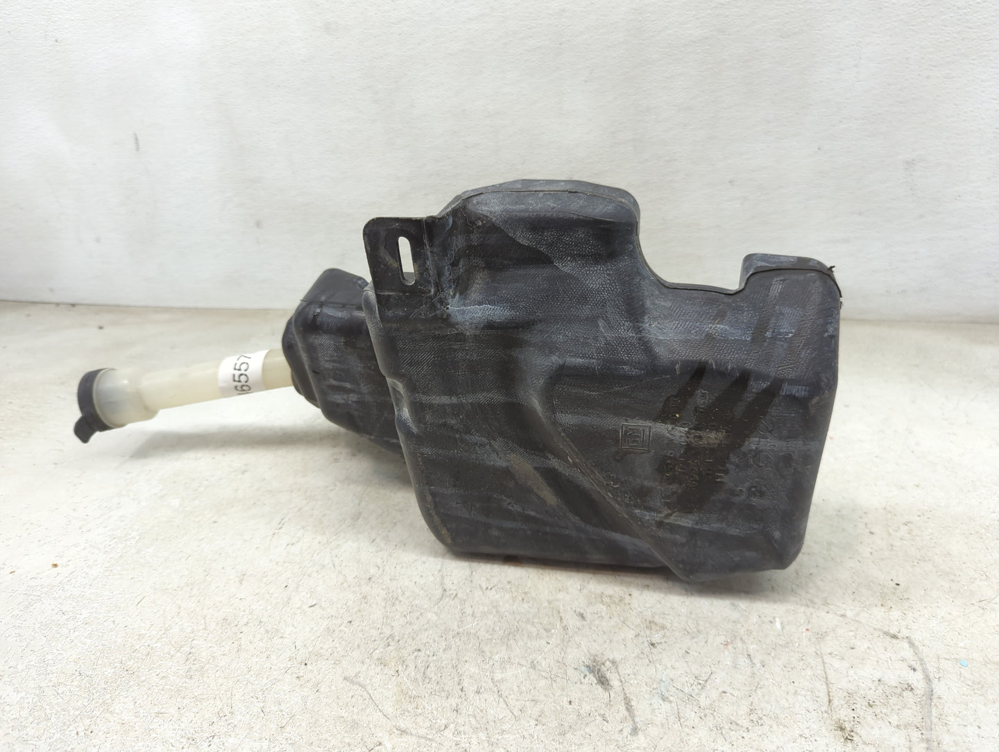 2011-2016 Chevrolet Cruze Windshield Washer Fluid Reservoir Bottle Oem 1465578 - Oemusedautoparts1.com