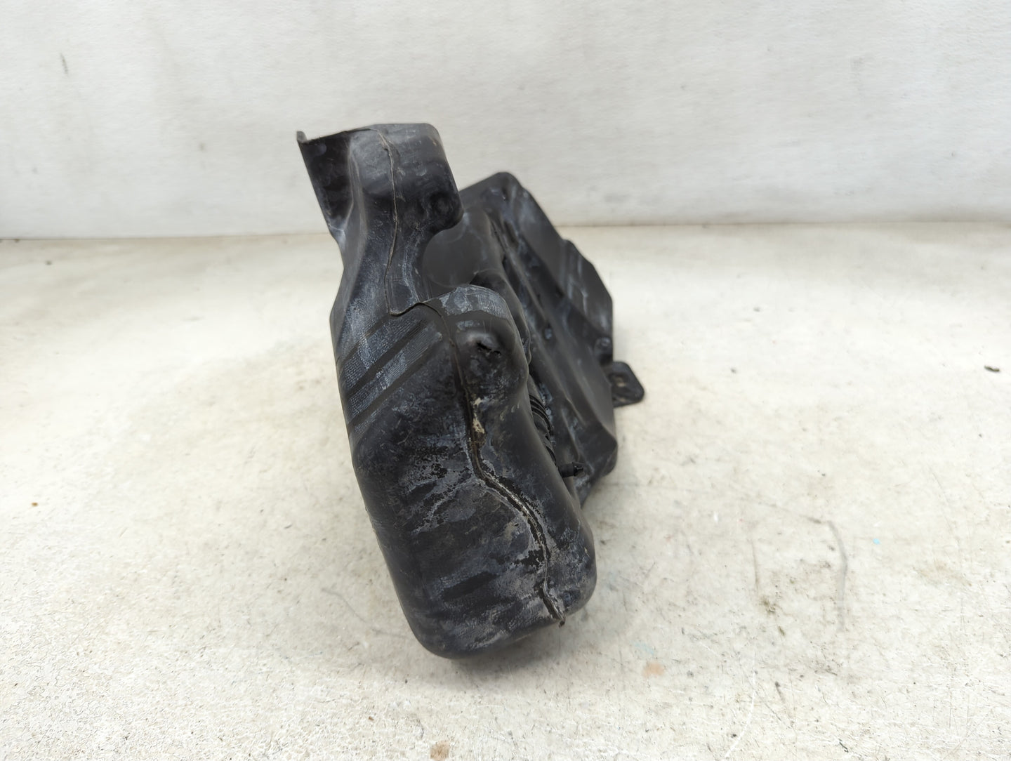 2011-2016 Chevrolet Cruze Windshield Washer Fluid Reservoir Bottle Oem 1465578 - Oemusedautoparts1.com