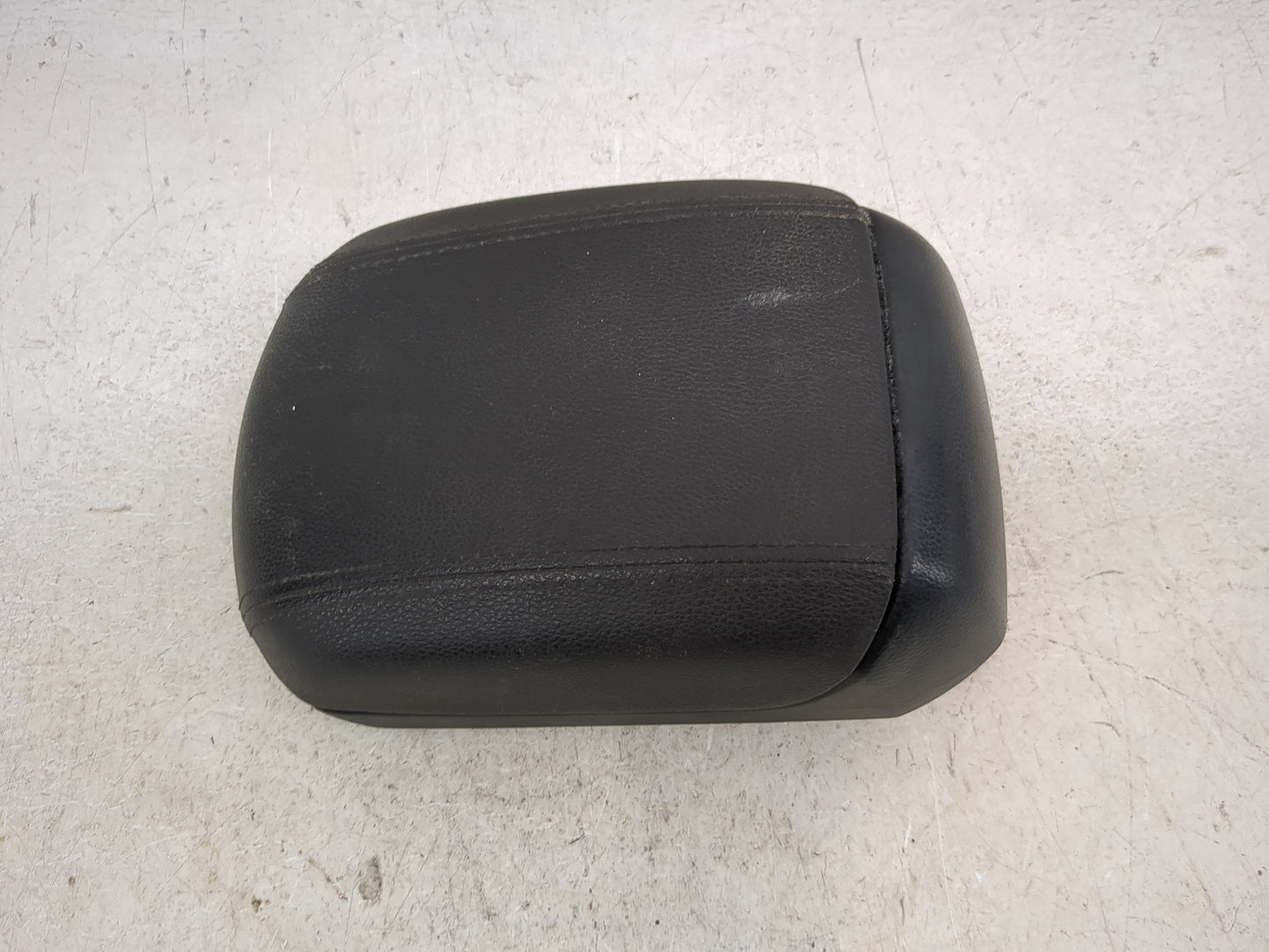 2012 Chevrolet Cruze Center Console Armrest Cover Lid P/N:SM0791 KF2-1 Fits OEM Used Auto Parts - Oemusedautoparts1.com