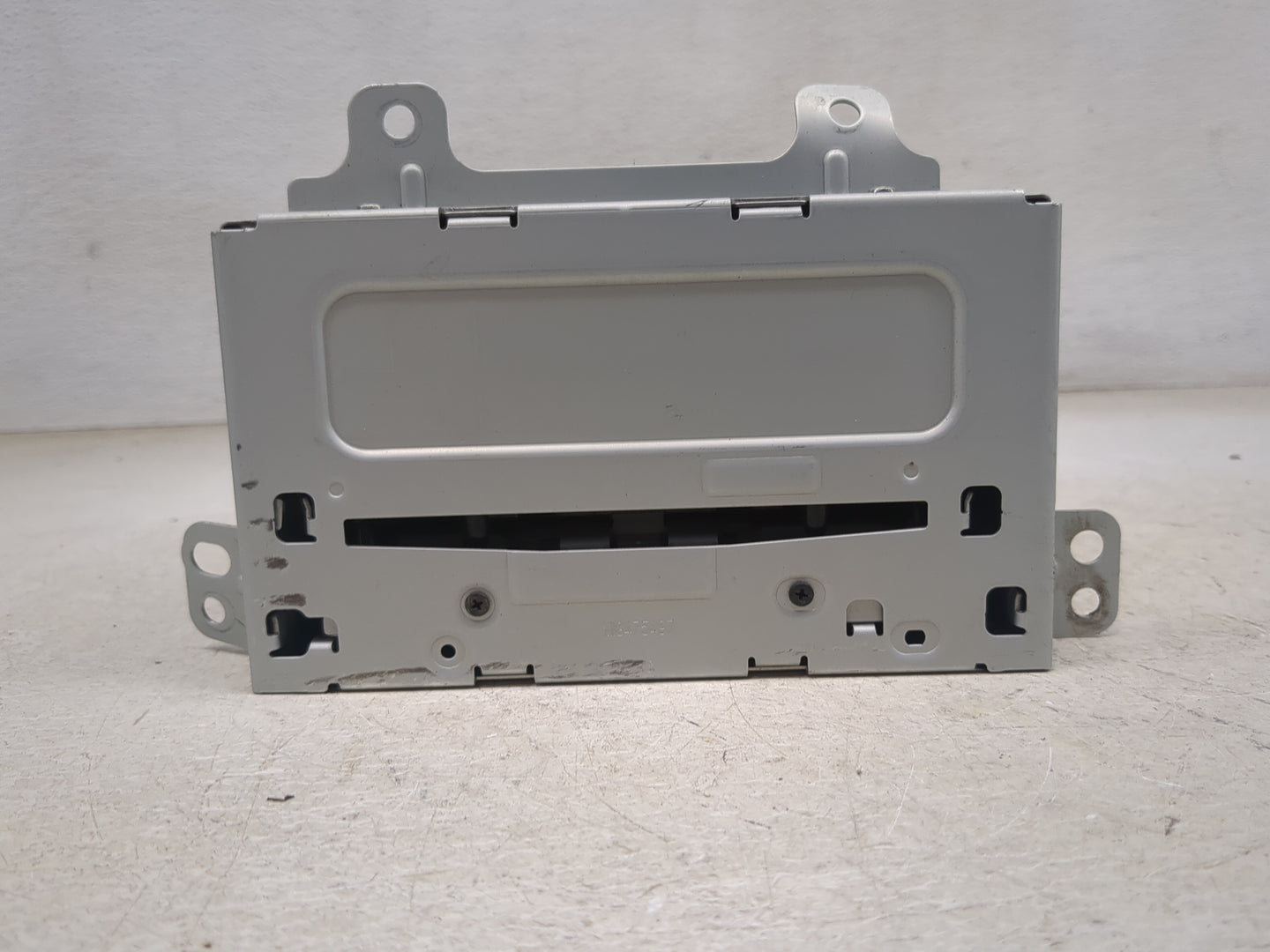 2011-2012 Chevrolet Cruze Radio AM FM Cd Player Receiver Replacement P/N:22870782 Fits Fits 2010 2011 2012 OEM Used Auto Par