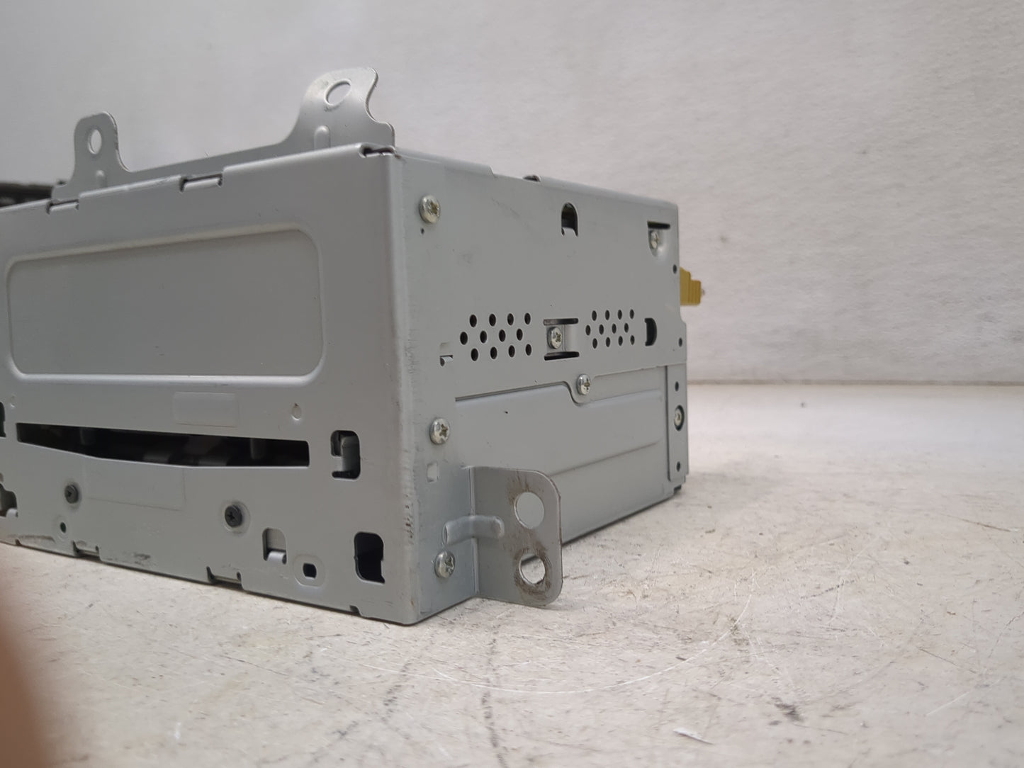 2011-2012 Chevrolet Cruze Radio AM FM Cd Player Receiver Replacement P/N:22870782 Fits Fits 2010 2011 2012 OEM Used Auto Par