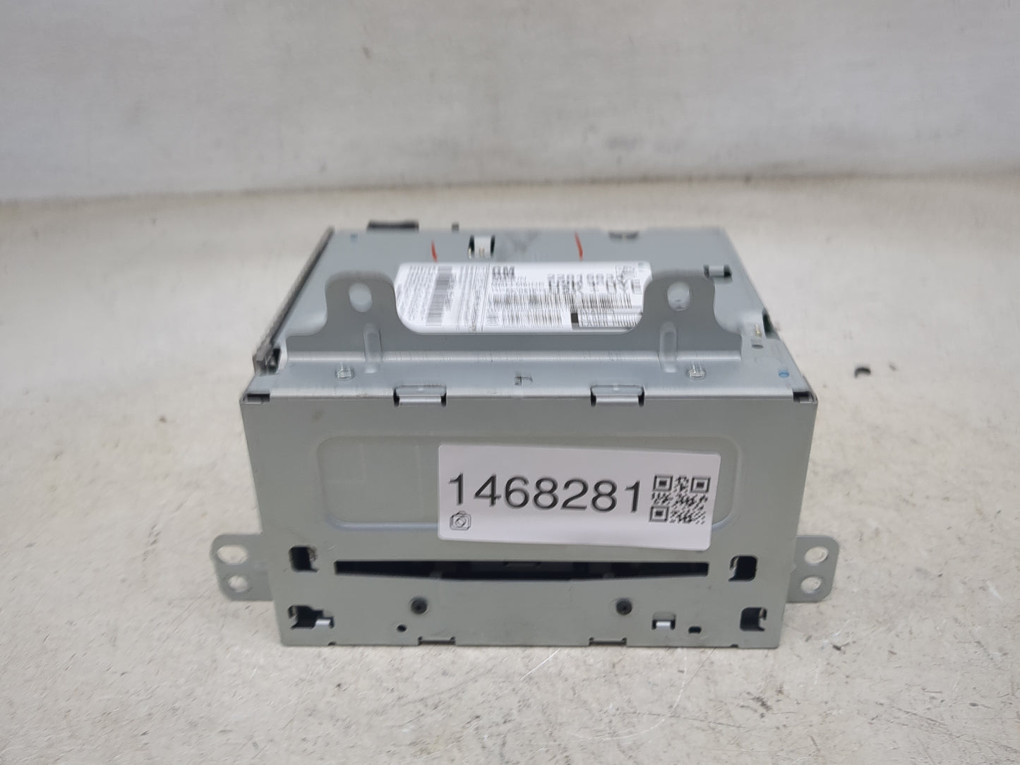 2012 Chevrolet Cruze Radio AM FM Cd Player Receiver Replacement P/N:22815634 Fits OEM Used Auto Parts - Oemusedautoparts1.co