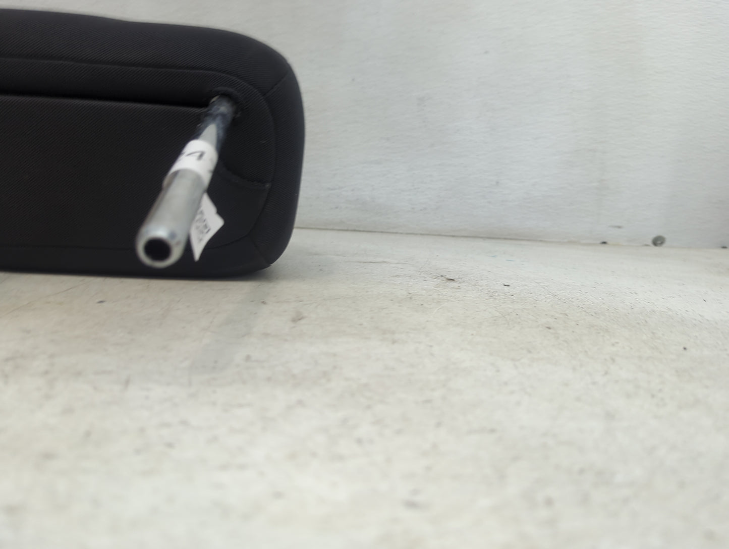 2012 Chevrolet Cruze Headrest Head Rest Front Driver Seat Black - Oemusedautoparts1.com