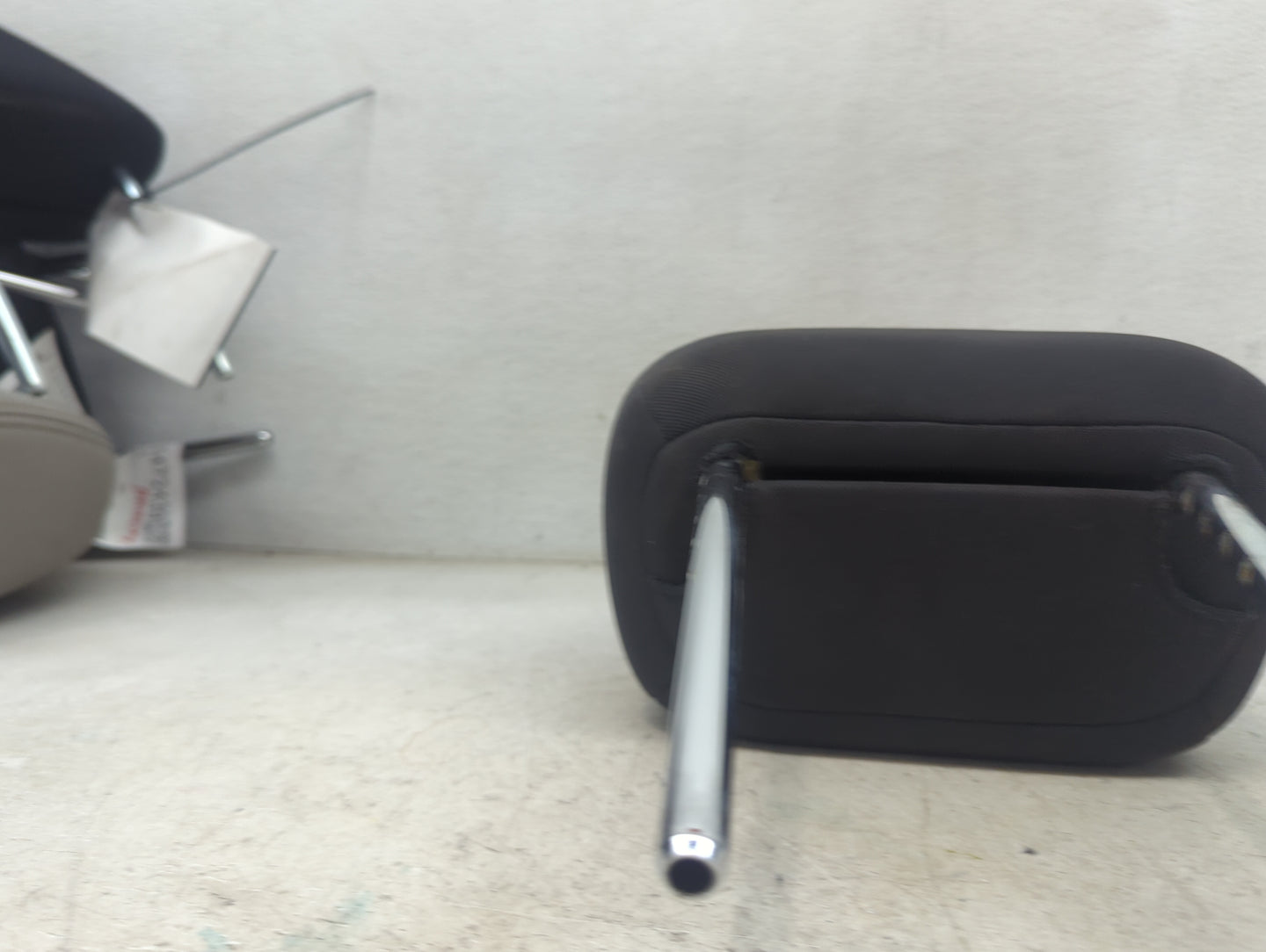 2012 Chevrolet Cruze Headrest Head Rest Front Driver Seat Black - Oemusedautoparts1.com