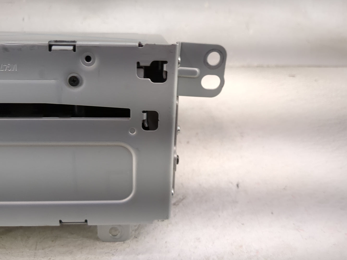 2012 Chevrolet Cruze Radio AM FM Cd Player Receiver Replacement P/N:22870782 CQ-FG21E0GDA Fits OEM Used Auto Parts - Oemused