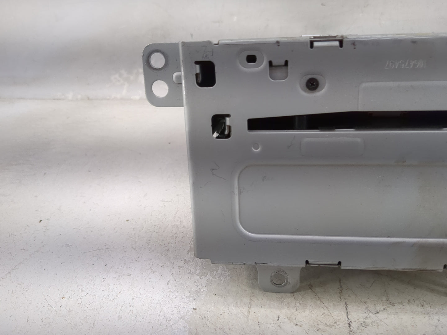 2012 Chevrolet Cruze Radio AM FM Cd Player Receiver Replacement P/N:22815634 CQ-FG21E0GDA Fits OEM Used Auto Parts - Oemused