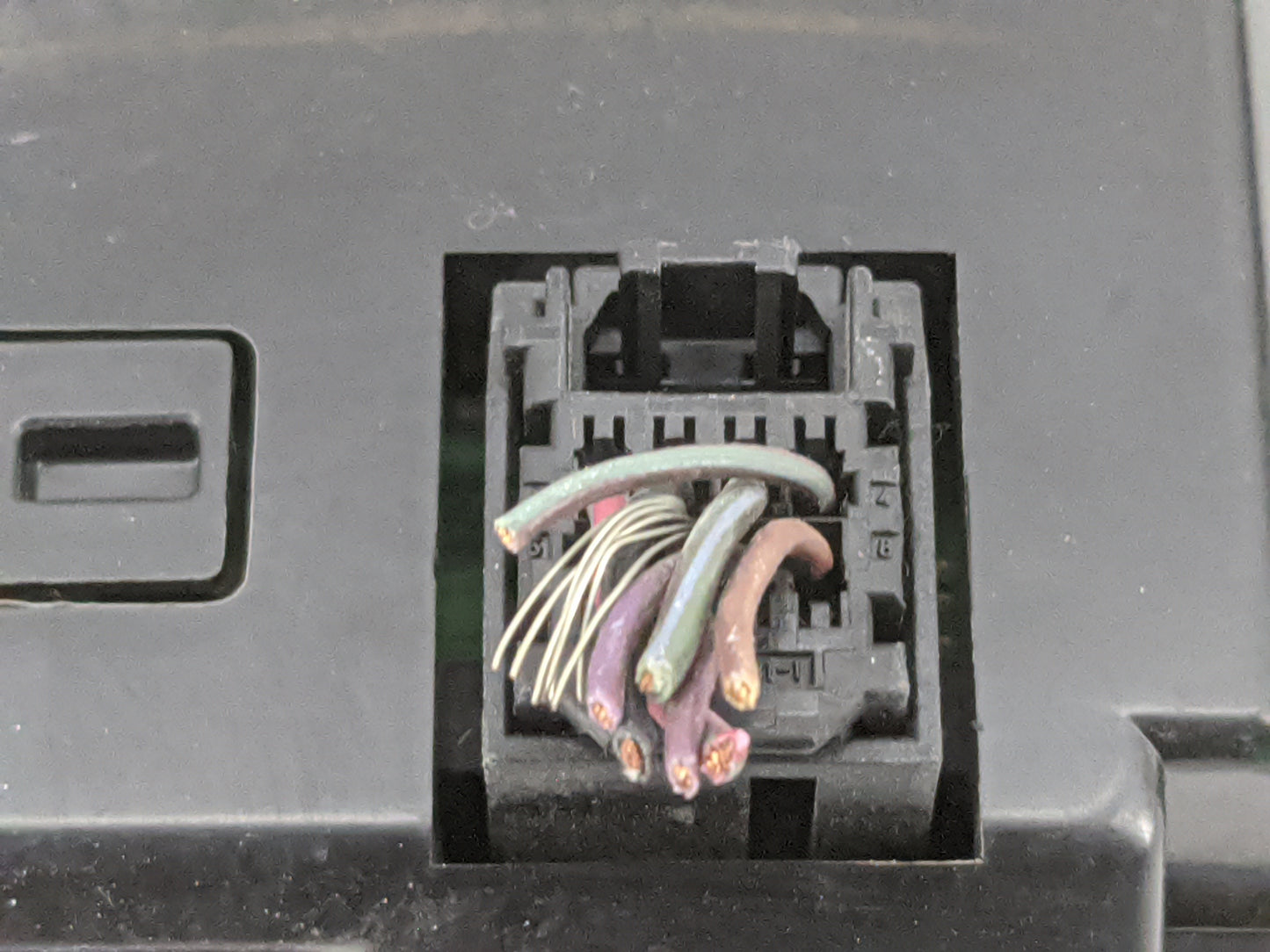 2011-2016 Chevrolet Cruze Information Display Screen 1477567 - Oemusedautoparts1.com