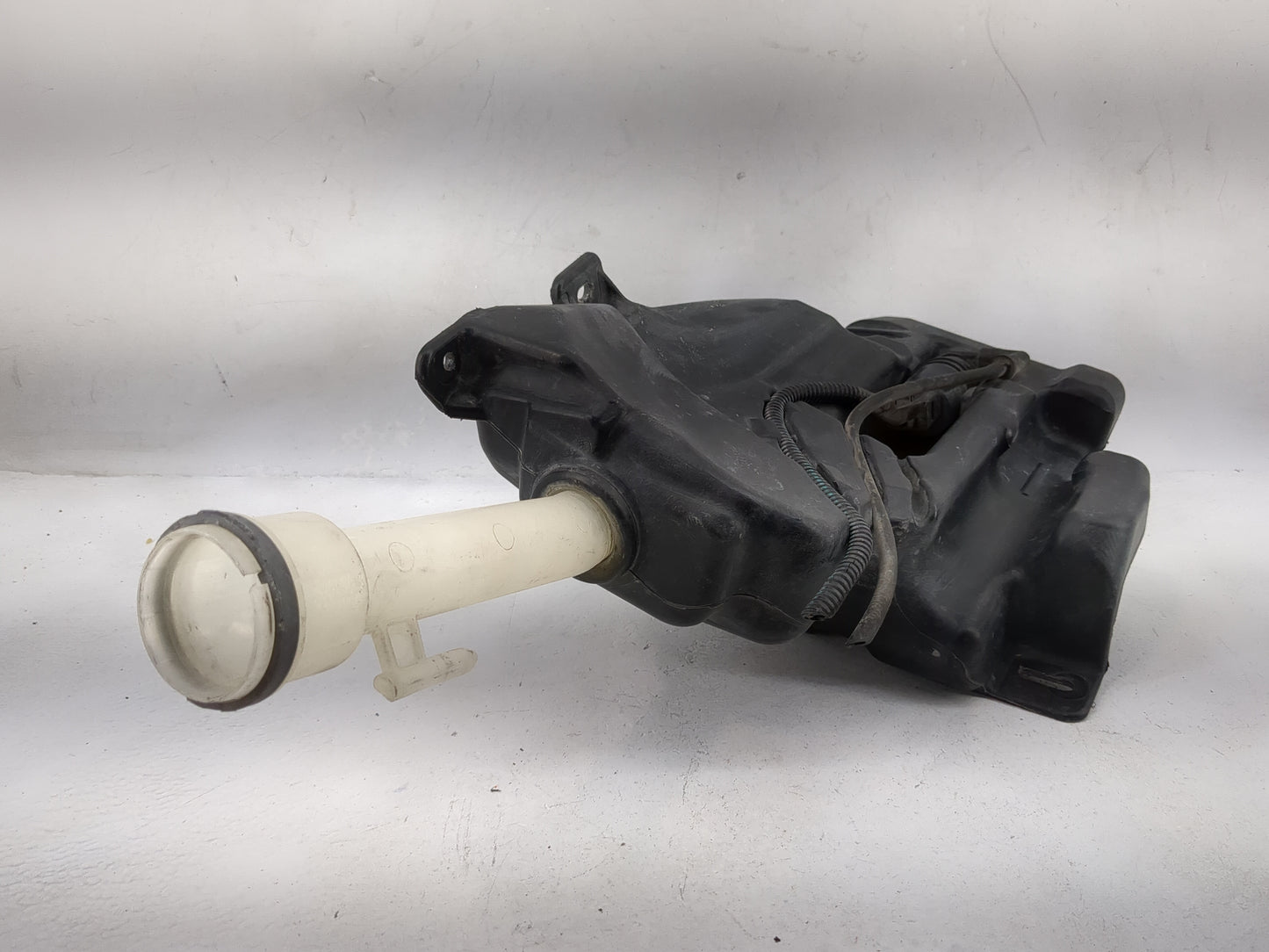 2011-2016 Chevrolet Cruze Windshield Washer Fluid Reservoir Bottle Oem 1478816 - Oemusedautoparts1.com