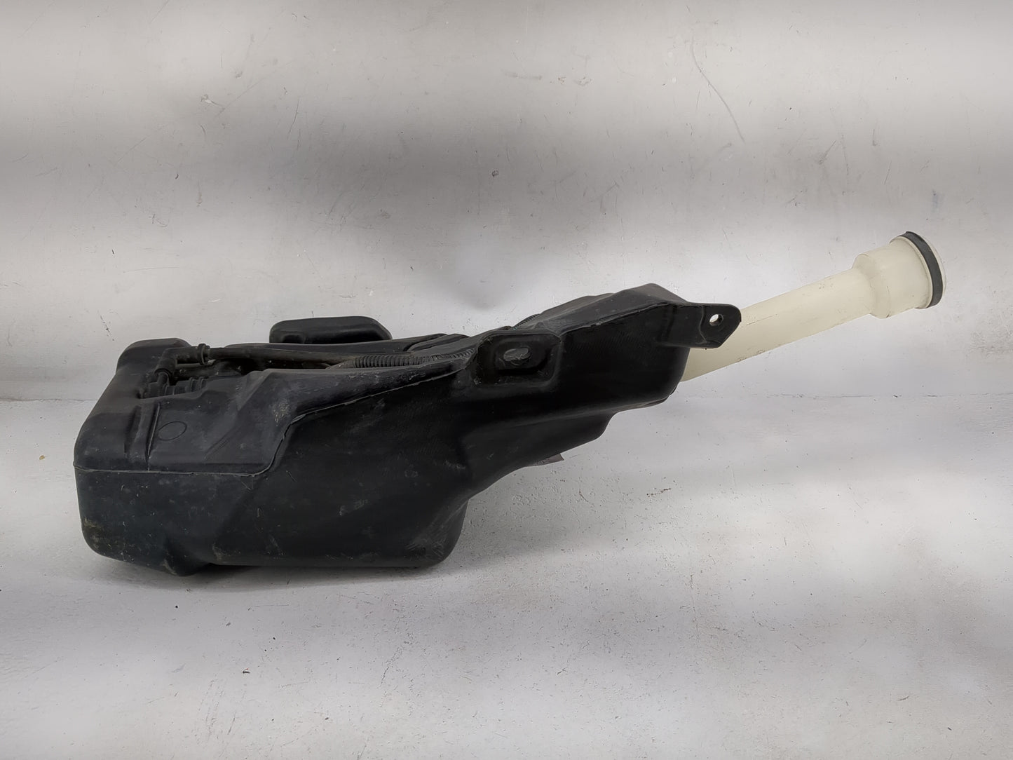 2011-2016 Chevrolet Cruze Windshield Washer Fluid Reservoir Bottle Oem 1478816 - Oemusedautoparts1.com