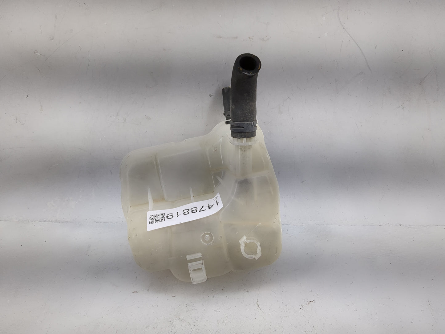 2011 Chevrolet Cruze Radiator Coolant Overflow Expansion Tank Bottle 1478819 - Oemusedautoparts1.com