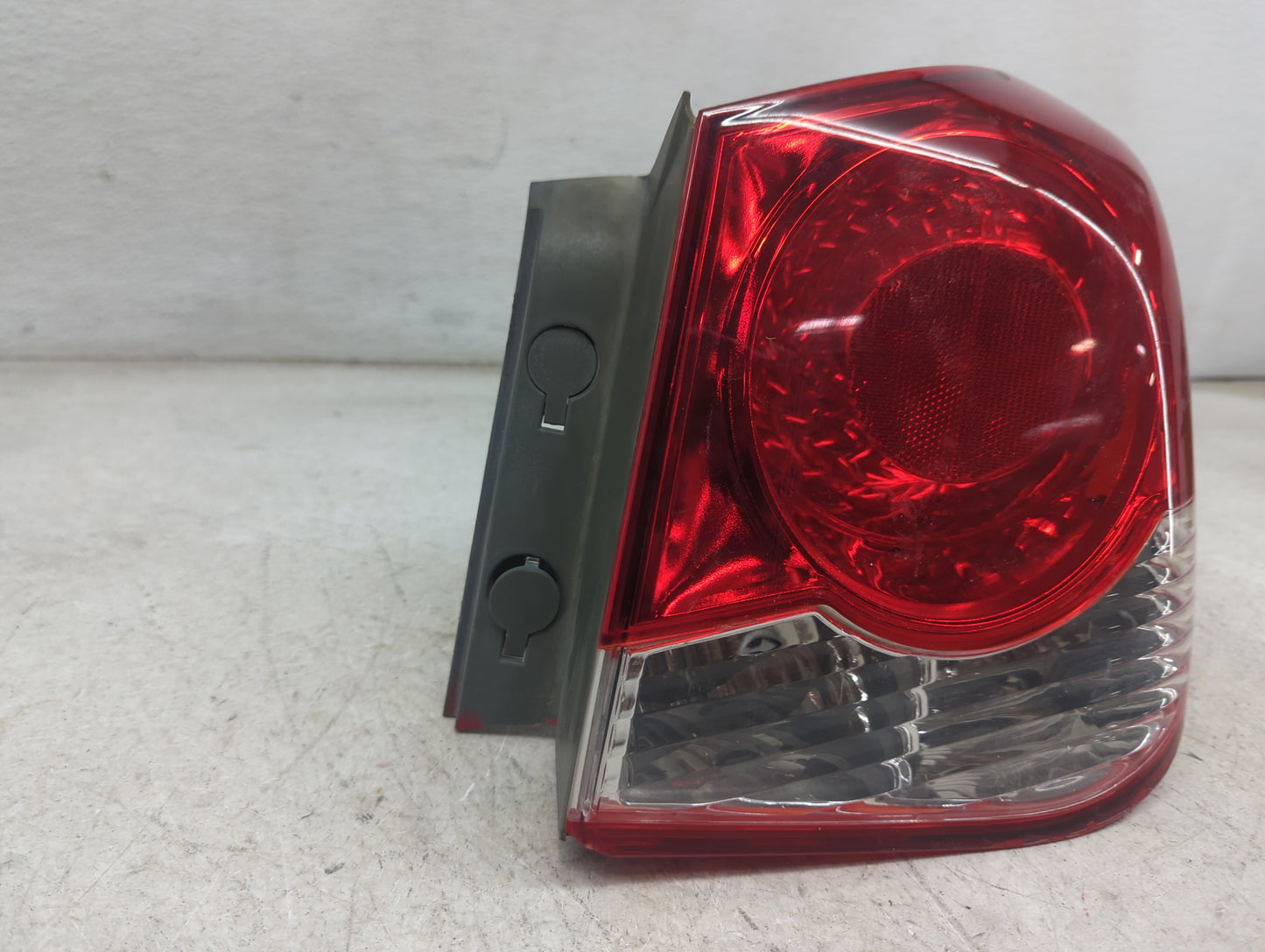2011-2016 Chevrolet Cruze Tail Light Assembly Passenger Right OEM Fits Fits 2011 2012 2013 2014 2015 2016 OEM Used Auto Part