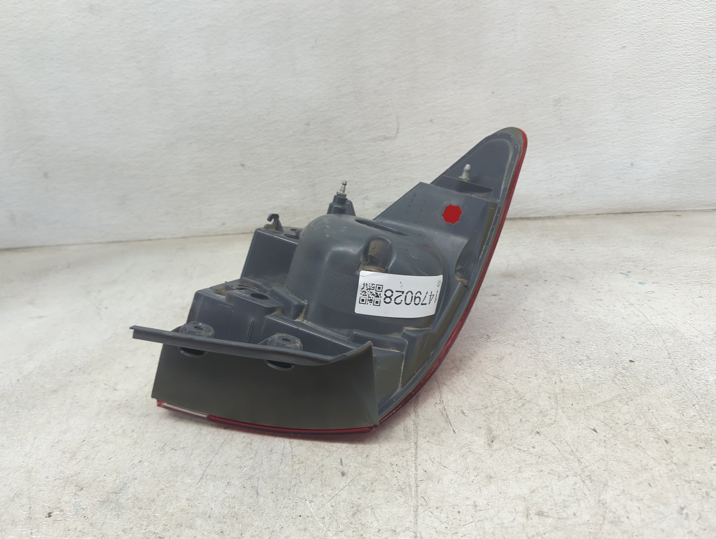 2011-2016 Chevrolet Cruze Tail Light Assembly Passenger Right OEM Fits Fits 2011 2012 2013 2014 2015 2016 OEM Used Auto Part