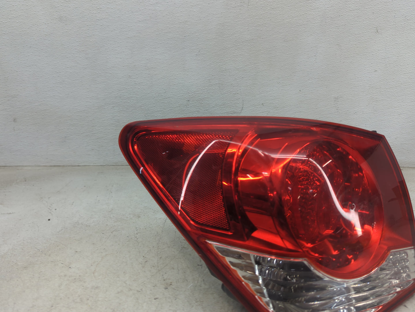2011-2016 Chevrolet Cruze Tail Light Assembly Driver Left OEM Fits Fits 2011 2012 2013 2014 2015 2016 OEM Used Auto Parts - 