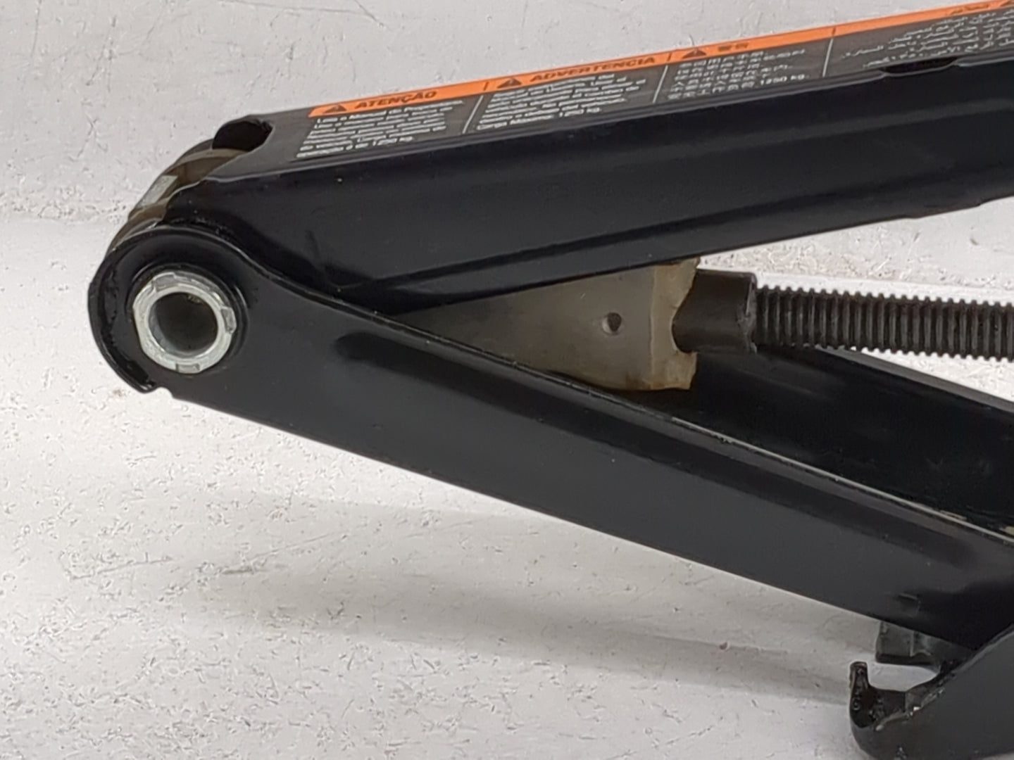 2012 Chevrolet Cruze Spare Scissor Car Jack Black 1480012 - Oemusedautoparts1.com