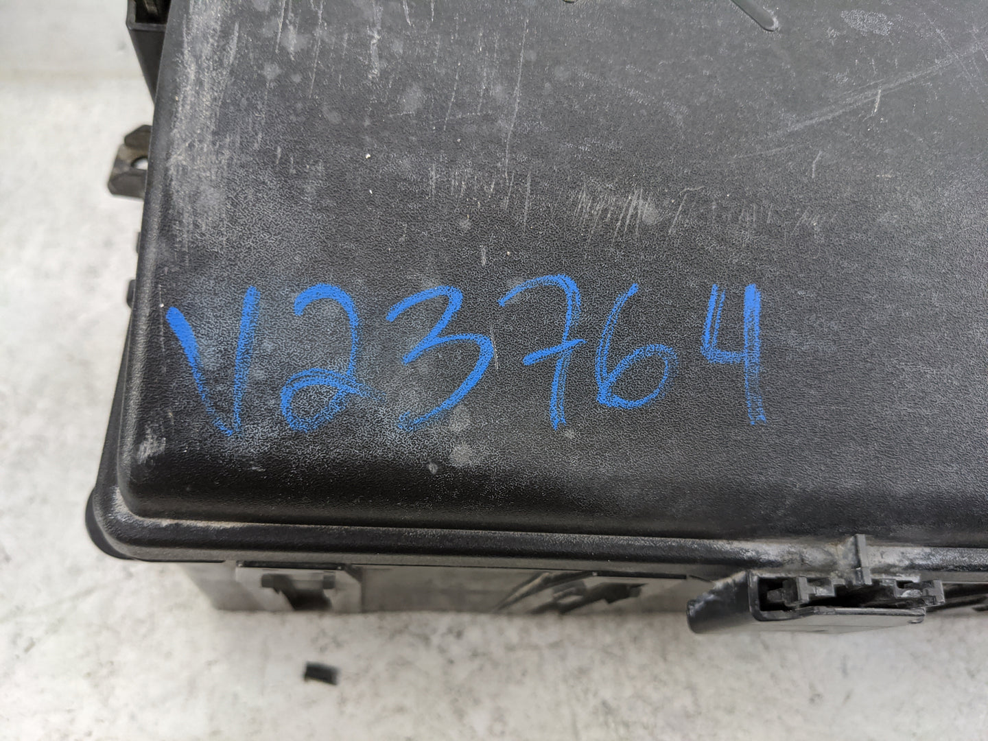 2011-2014 Chevrolet Cruze Fusebox Fuse Box Panel Relay Module Fits Fits 2011 2012 2013 2014 OEM Used Auto Parts - Oemusedaut