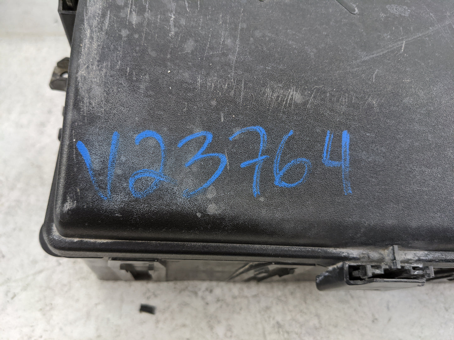 2011-2014 Chevrolet Cruze Fusebox Fuse Box Panel Relay Module Fits Fits 2011 2012 2013 2014 OEM Used Auto Parts - Oemusedaut