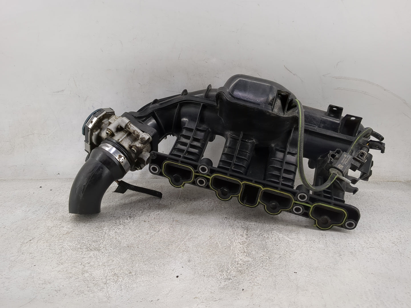 2012-2016 Chevrolet Cruze Air Intake Manifold P/N:55581014 Fits Fits 2012 2013 2014 2015 2016 2017 2018 2019 2020 2021 OEM U