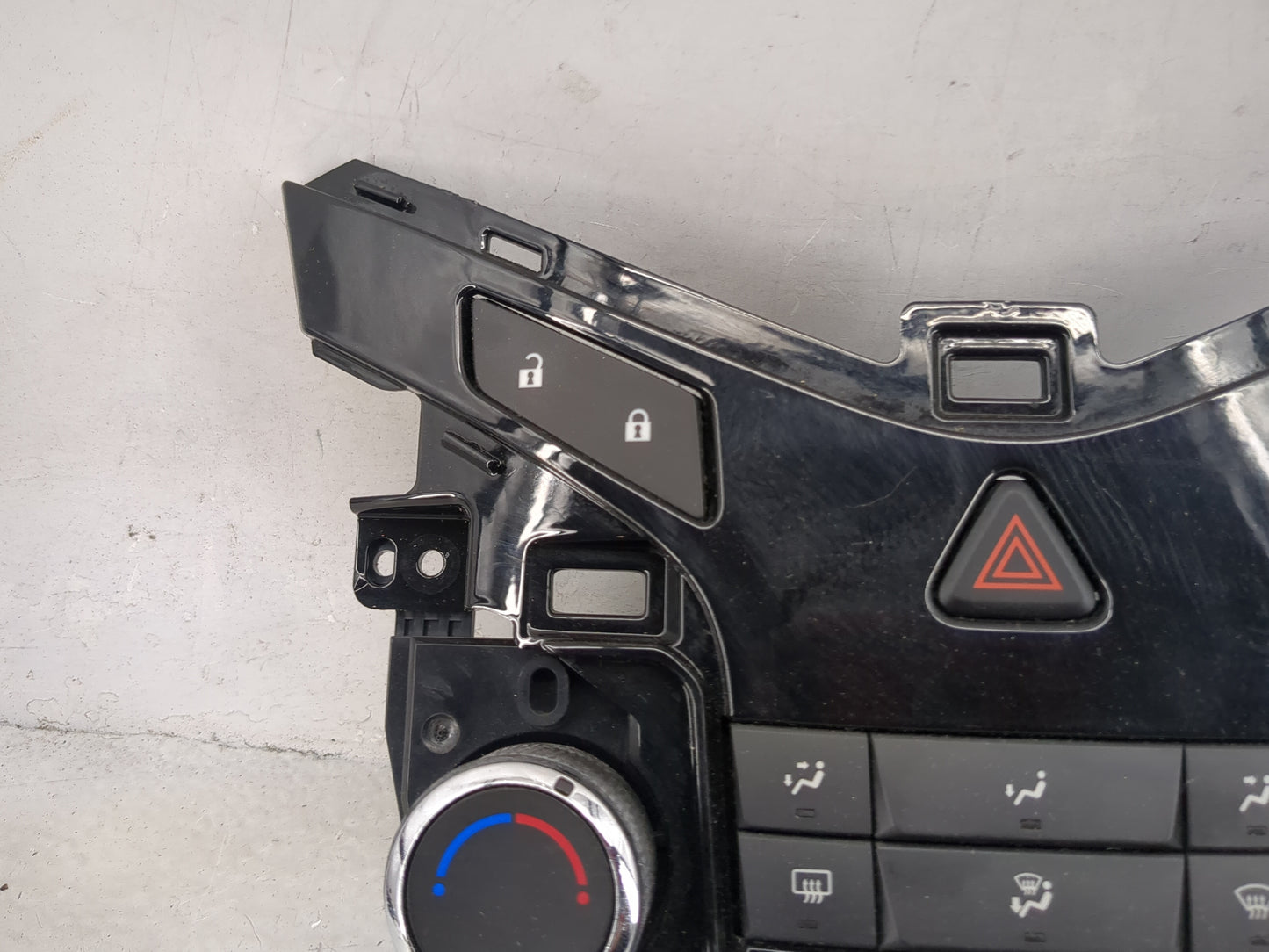 2011-2012 Chevrolet Cruze Climate Control Module Temperature AC/Heater Replacement P/N:95017054 387054A010045732 Fits OEM Us