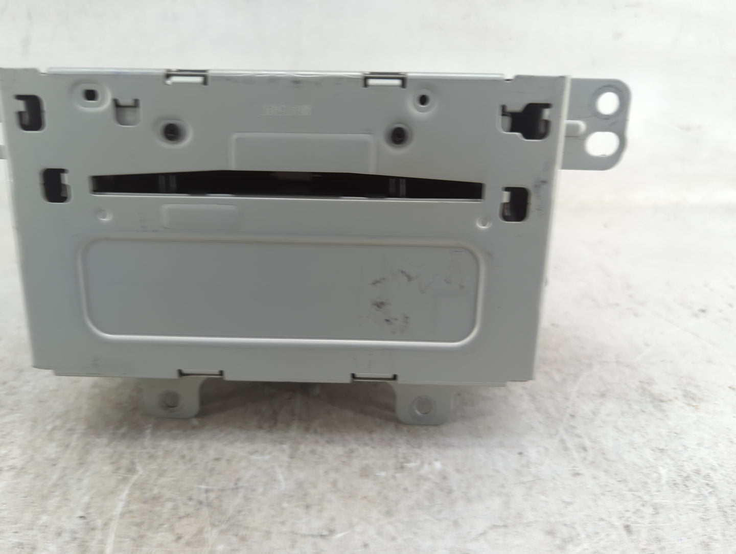 2012 Chevrolet Cruze Radio AM FM Cd Player Receiver Replacement P/N:22815634 CQ-FG21E0GDA Fits OEM Used Auto Parts - Oemused