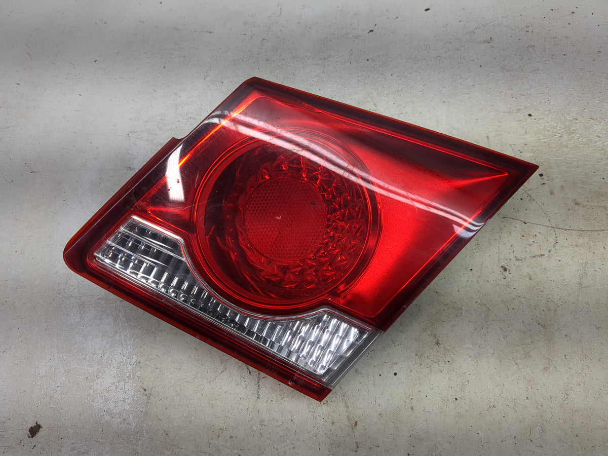 2011 Chevrolet Cruze Passenger Right Side Deck Lid Mounted Tail Light 1512720 - Oemusedautoparts1.com