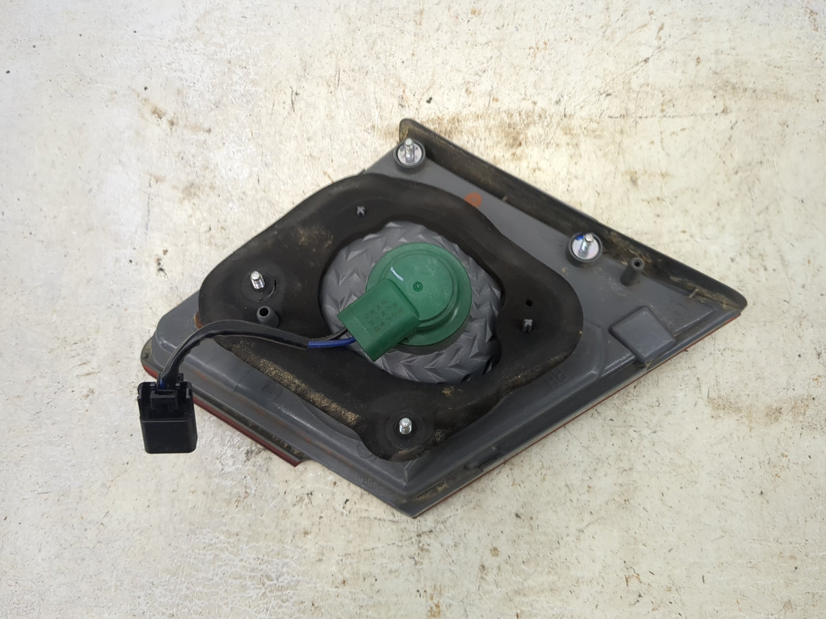 2011 Chevrolet Cruze Passenger Right Side Deck Lid Mounted Tail Light 1513334 - Oemusedautoparts1.com