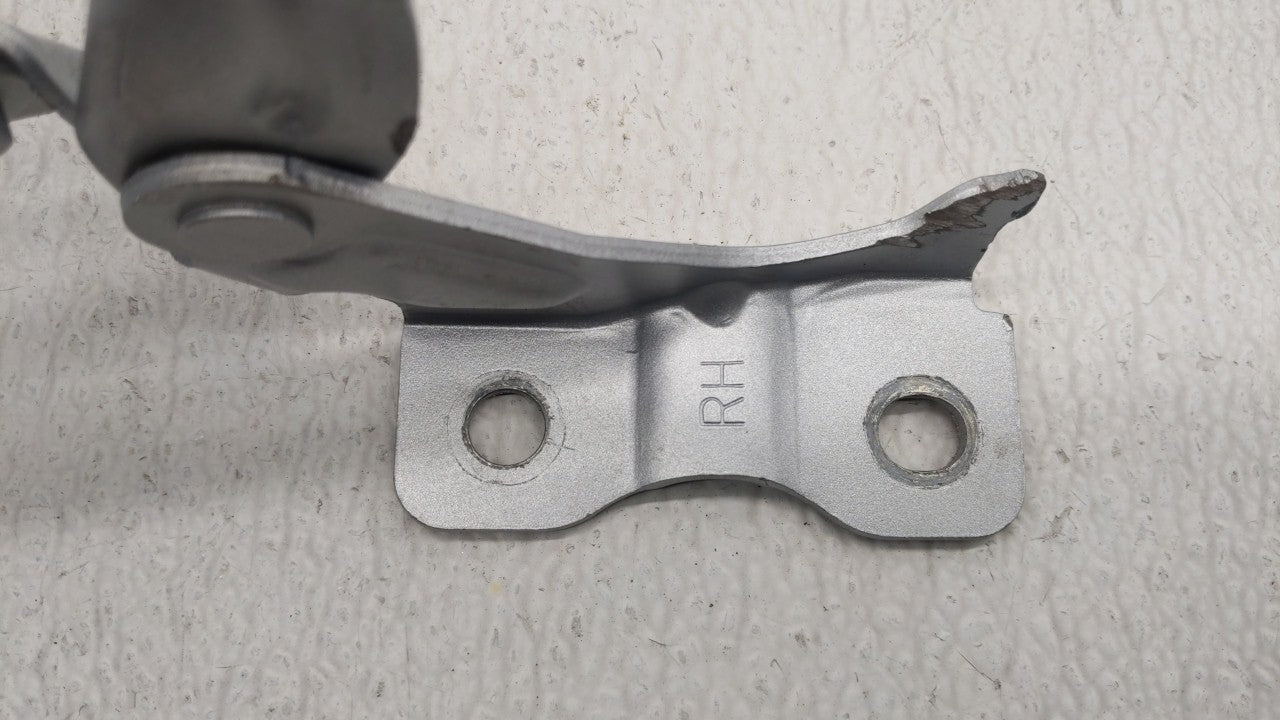 2012 Chevrolet Cruze Passenger Right Hood Hinge - Oemusedautoparts1.com