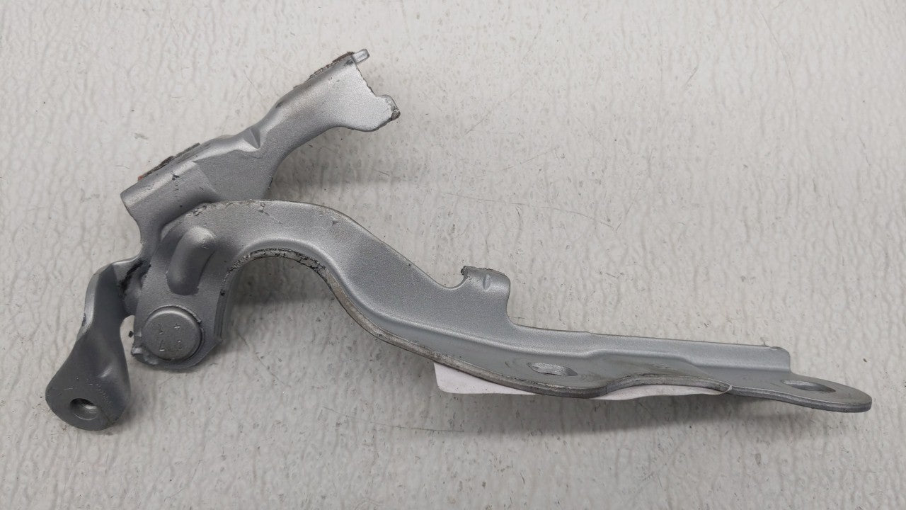 2012 Chevrolet Cruze Passenger Right Hood Hinge - Oemusedautoparts1.com