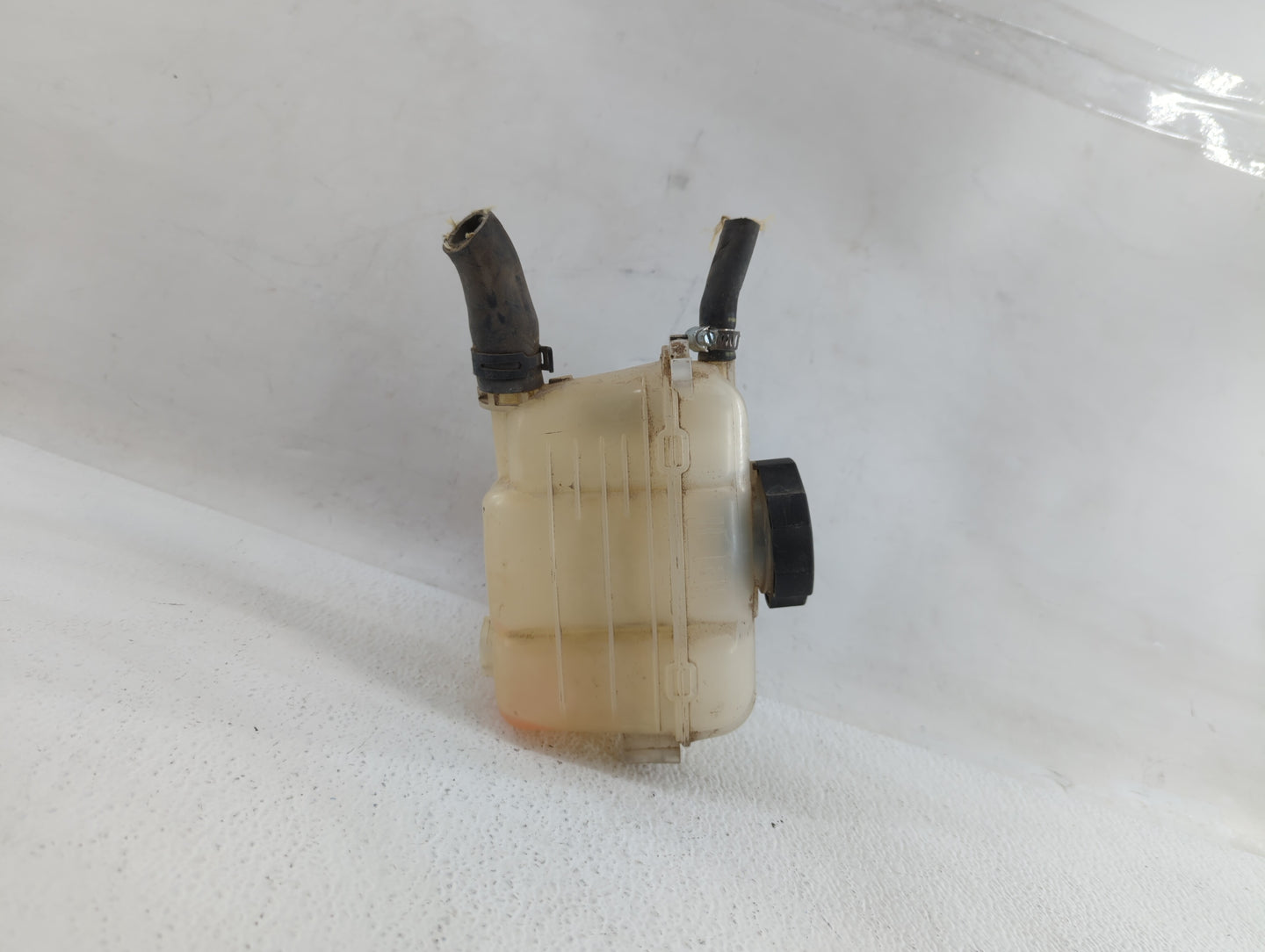 2016-2019 Chevrolet Cruze Radiator Coolant Overflow Expansion Tank Bottle - Oemusedautoparts1.com