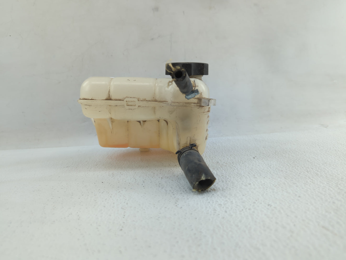 2016-2019 Chevrolet Cruze Radiator Coolant Overflow Expansion Tank Bottle - Oemusedautoparts1.com