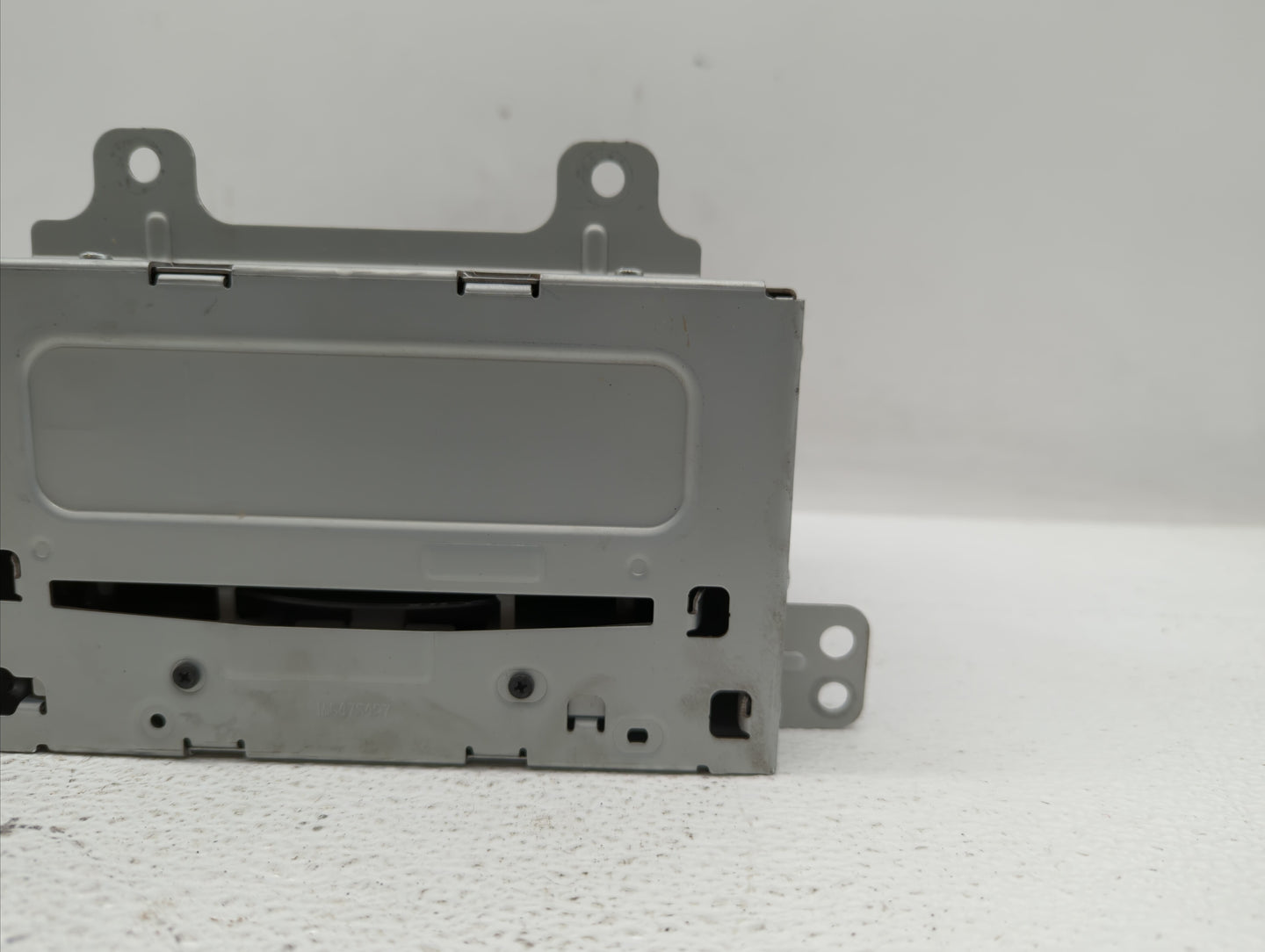2011-2012 Chevrolet Cruze Radio AM FM Cd Player Receiver Replacement P/N:22870782 Fits Fits 2010 2011 2012 OEM Used Auto Par