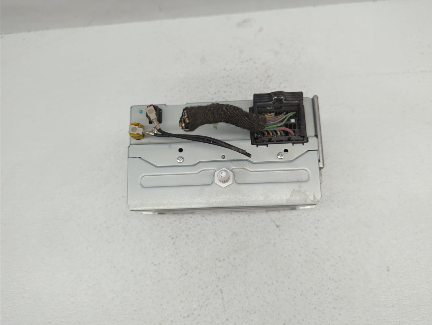 2011-2012 Chevrolet Cruze Radio AM FM Cd Player Receiver Replacement P/N:22870782 Fits Fits 2010 2011 2012 OEM Used Auto Par