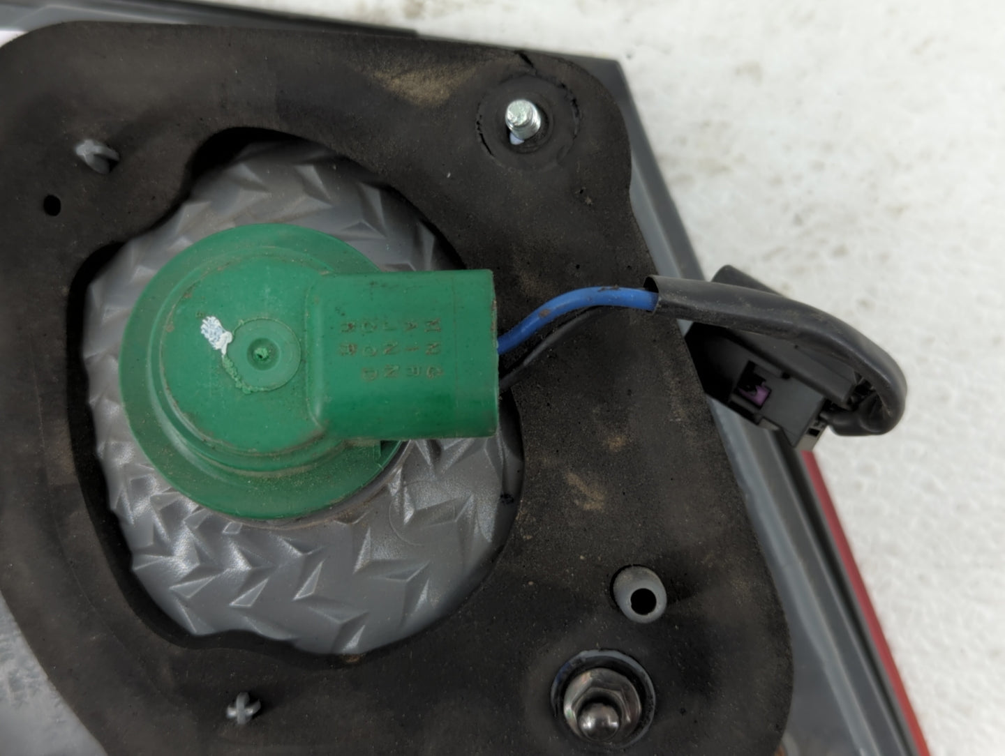 2011-2016 Chevrolet Cruze Tail Light Assembly Passenger Right OEM Fits Fits 2011 2012 2013 2014 2015 2016 OEM Used Auto Part