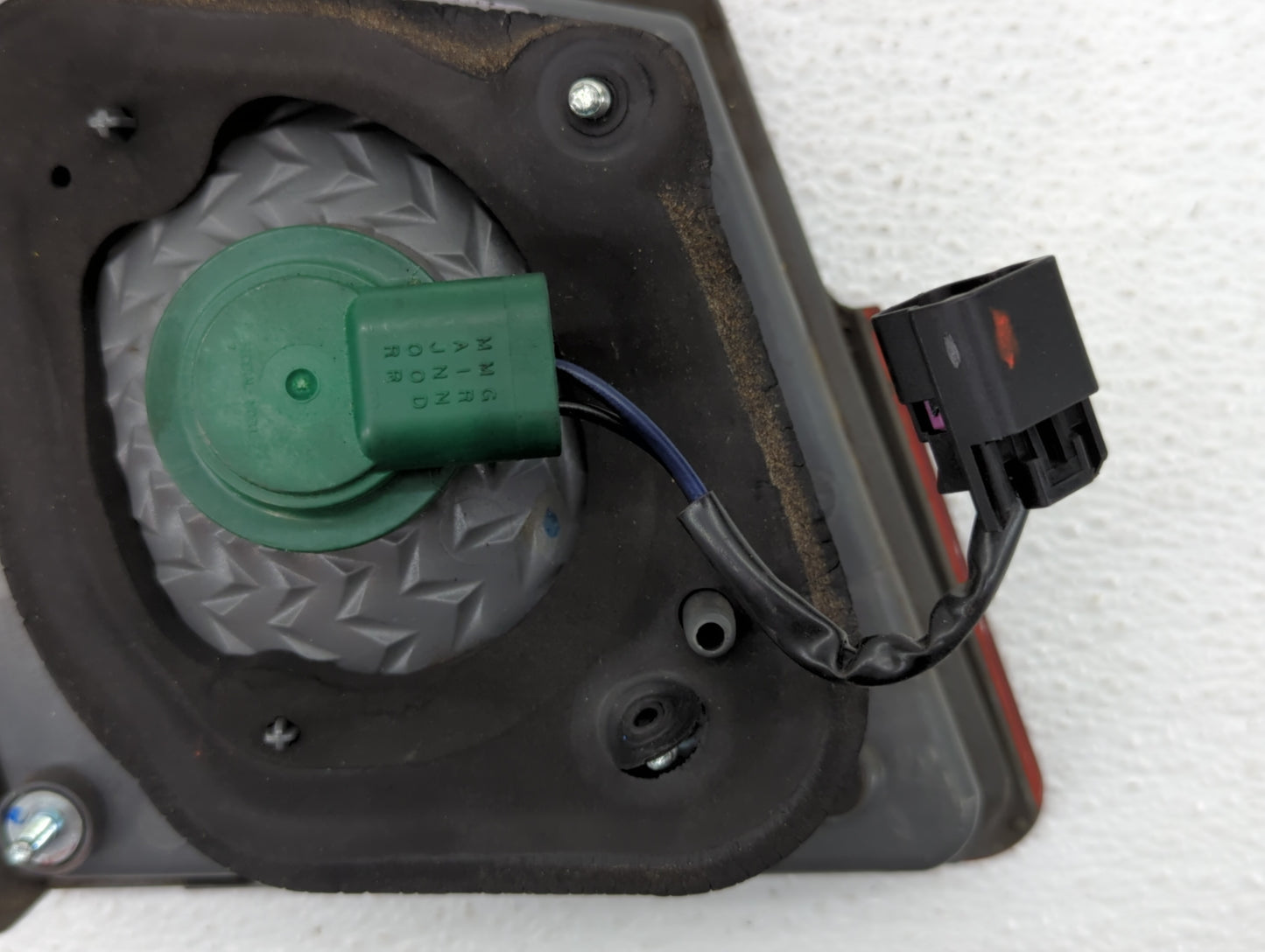 2011-2016 Chevrolet Cruze Tail Light Assembly Passenger Right OEM Fits Fits 2011 2012 2013 2014 2015 2016 OEM Used Auto Part