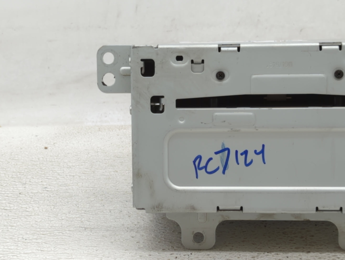 2012 Chevrolet Cruze Radio AM FM Cd Player Receiver Replacement P/N:95914367 22870782, 22815634 Fits OEM Used Auto Parts - O