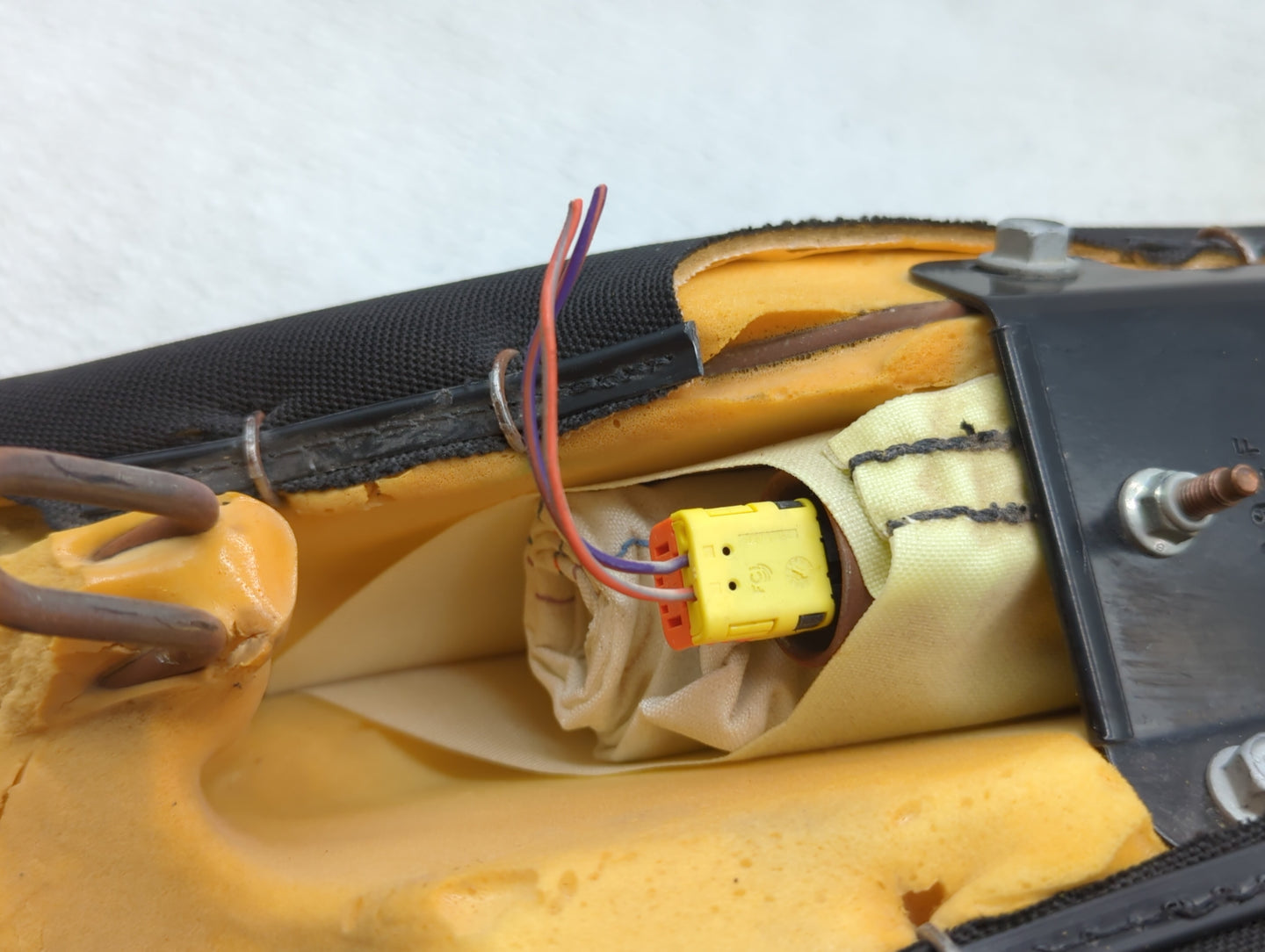 2011-2016 Chevrolet Cruze Air Bag Driver Left Knee Oem - Oemusedautoparts1.com