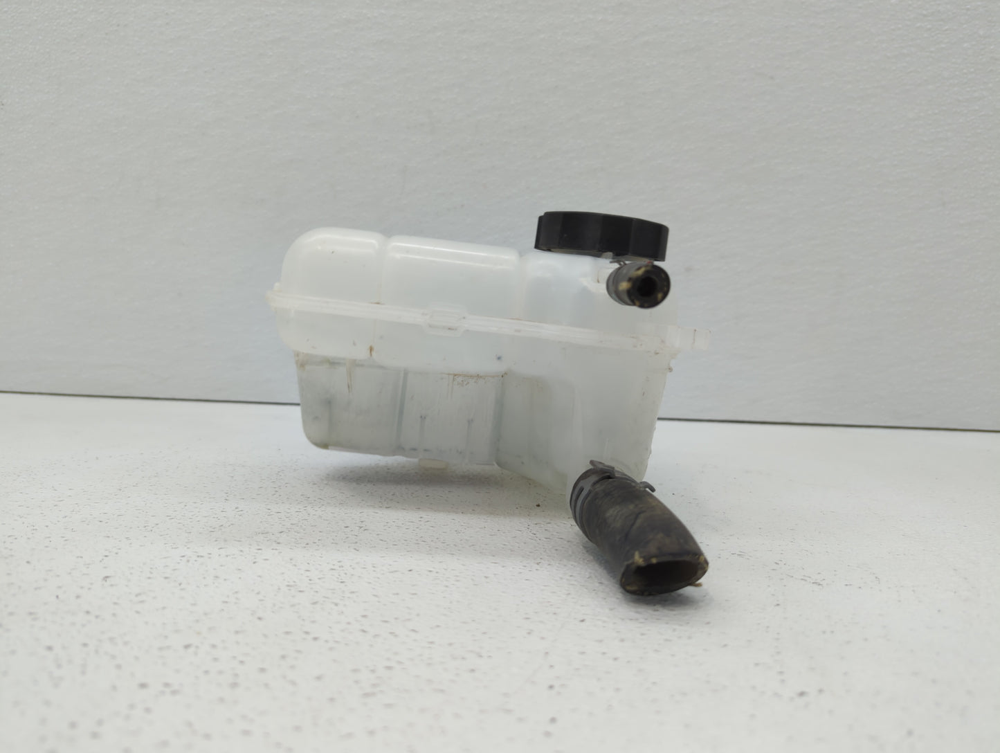 2011-2016 Chevrolet Cruze Radiator Coolant Overflow Expansion Tank Bottle - Oemusedautoparts1.com
