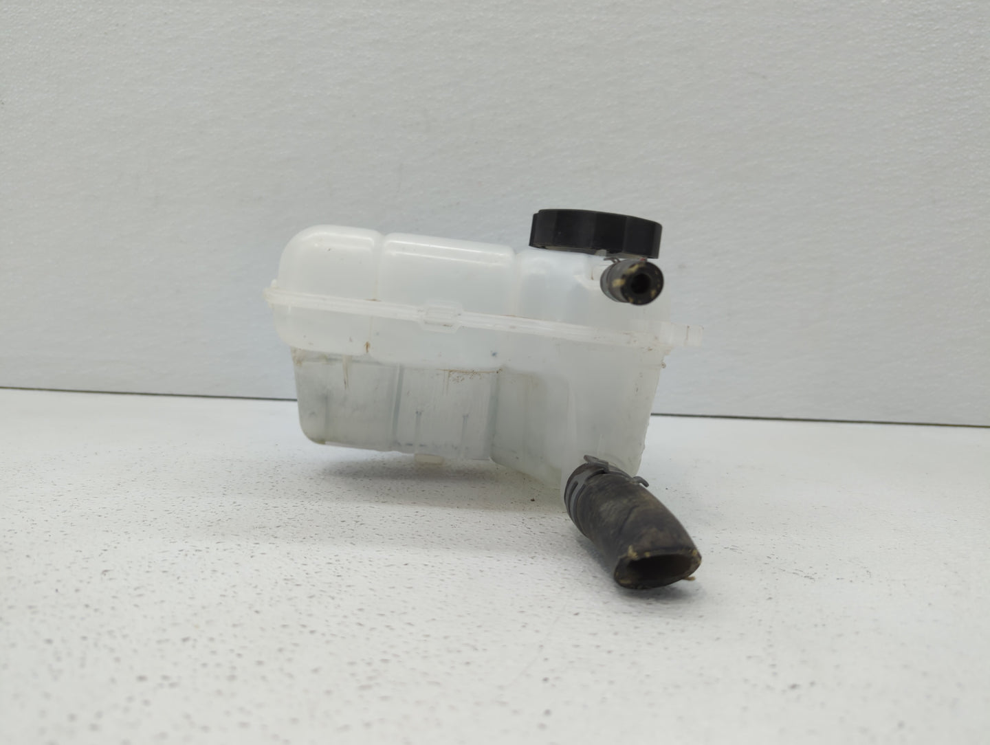 2011-2016 Chevrolet Cruze Radiator Coolant Overflow Expansion Tank Bottle 414163 - Oemusedautoparts1.com