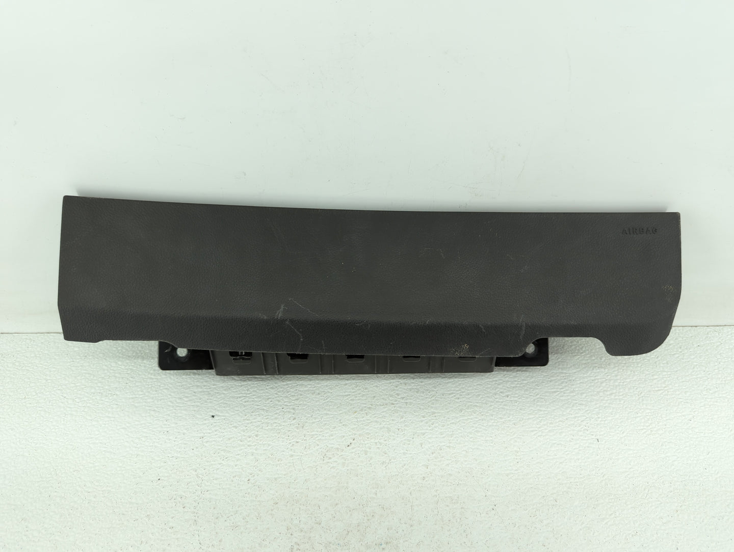 2011-2012 Chevrolet Cruze Air Bag Passenger Right Knee OEM P/N:95483077 Fits Fits 2011 2012 OEM Used Auto Parts - Oemusedaut