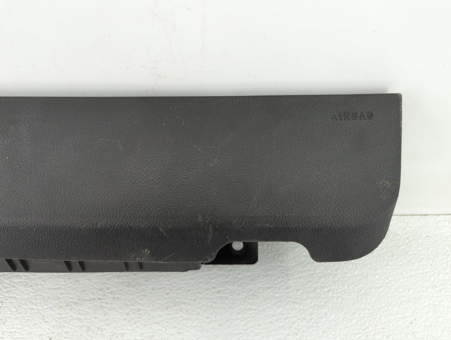 2011-2012 Chevrolet Cruze Air Bag Passenger Right Knee OEM P/N:95483077 Fits Fits 2011 2012 OEM Used Auto Parts - Oemusedaut