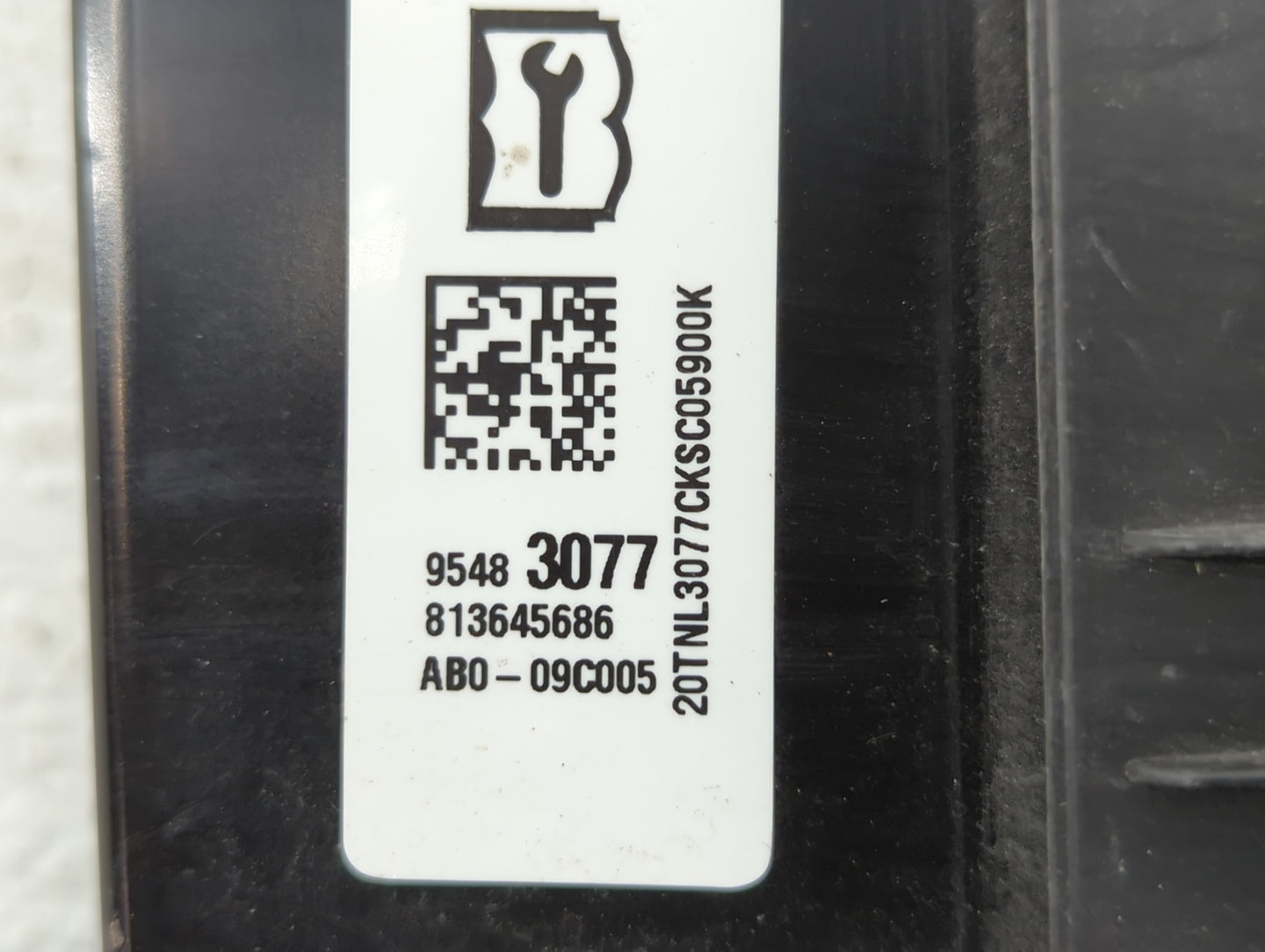 2011-2012 Chevrolet Cruze Air Bag Passenger Right Knee OEM P/N:95483077 Fits Fits 2011 2012 OEM Used Auto Parts - Oemusedaut