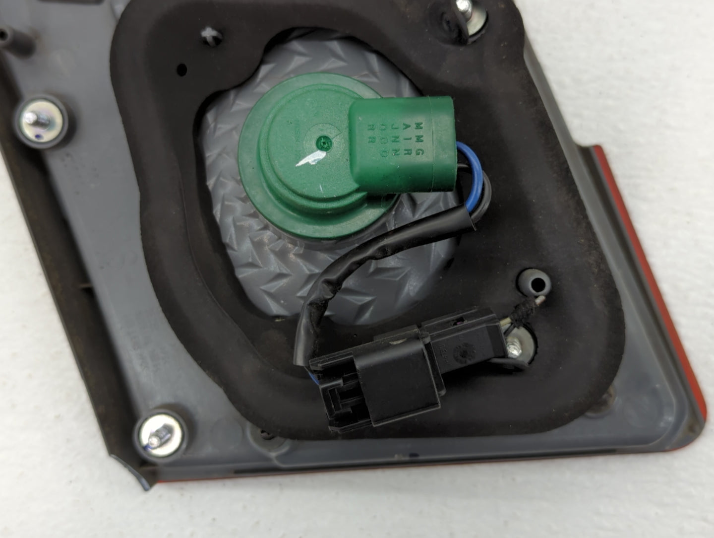 2011-2016 Chevrolet Cruze Tail Light Assembly Passenger Right OEM Fits Fits 2011 2012 2013 2014 2015 2016 OEM Used Auto Part