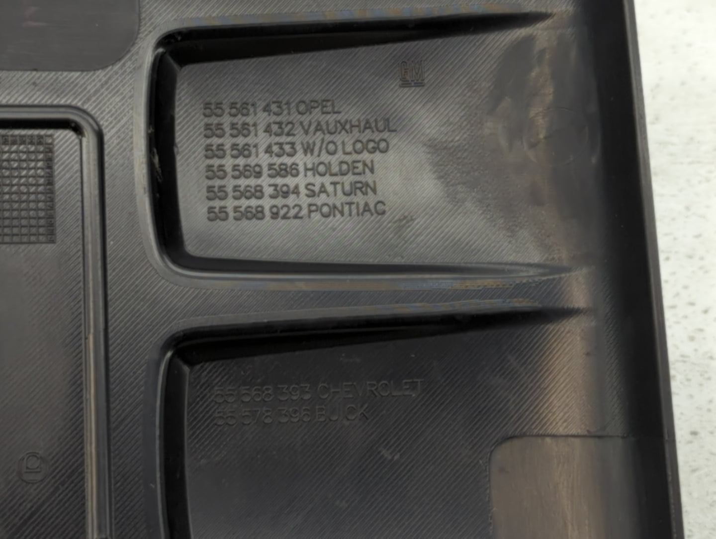 2012 Chevrolet Cruze Engine Cover - Oemusedautoparts1.com