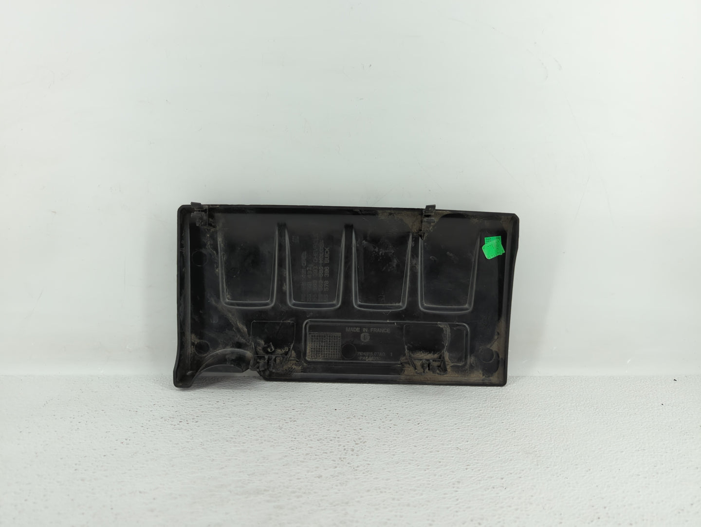 2012 Chevrolet Cruze Engine Cover - Oemusedautoparts1.com